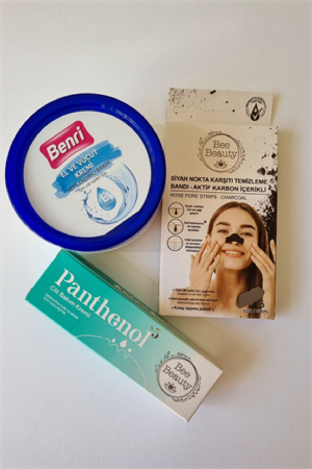Bee Beauty Aktif Karbon Siyah Nokta Bandı 6'lı Nemlendirici Bakım El Ve Vücut Kremi Ve %5 Panthenol