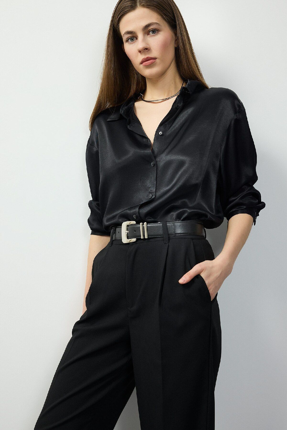 DeFacto-Regular Fit Satin Basic Plain Langarmshirt E1783ax25sp 3
