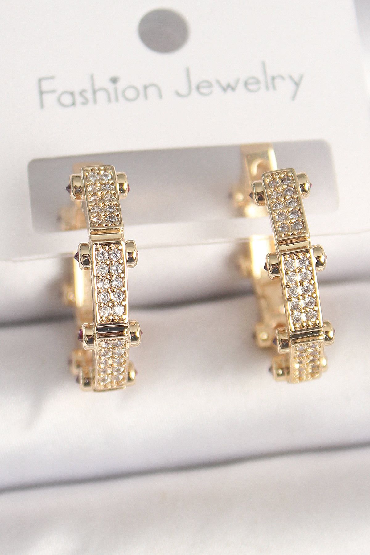 Tekno Yuva Pirinç Gold Renk Zirkon Taşlı Halka Model Kadın Küpe