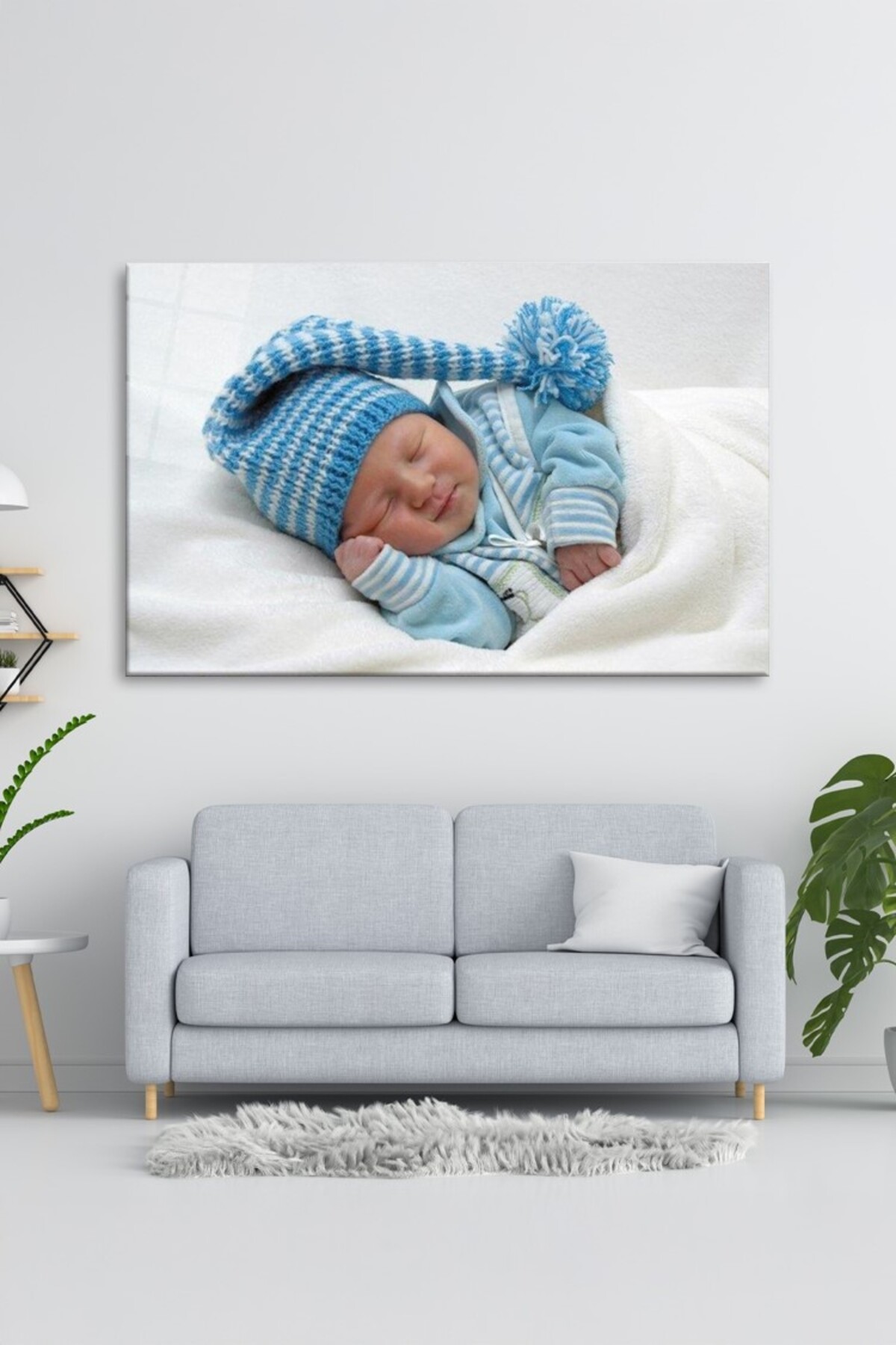 Mavi Şapkalı Uyuyan Bebek Cam Tablo görsel 2