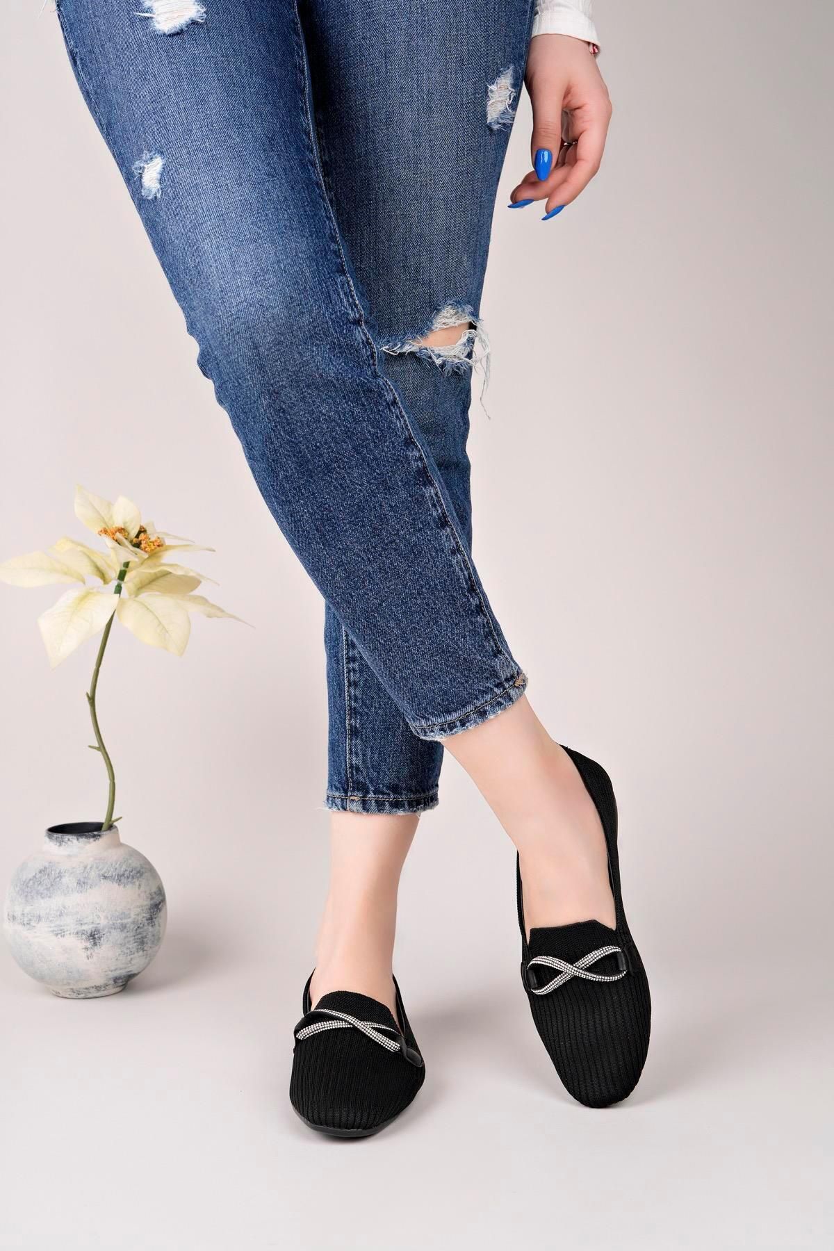 complete the look image