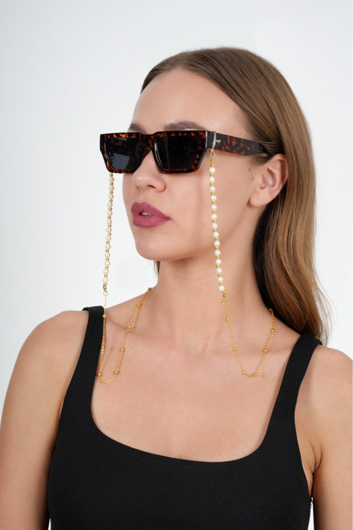 JULIANO-Gold Glasses Chain with Pearls 4
