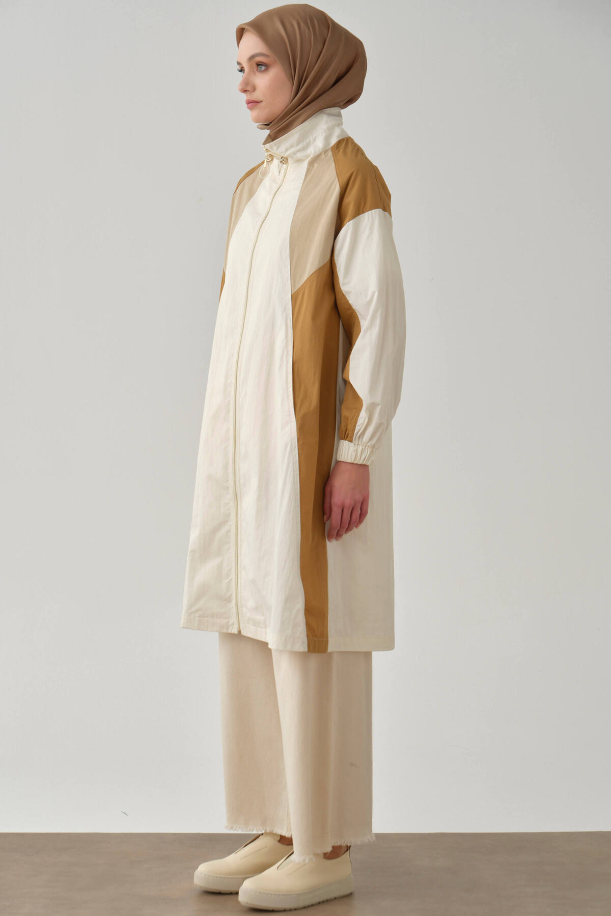 Tuğba  Kesik Detaylı Yağmurluk - Ekru-Camel - Görsel 8