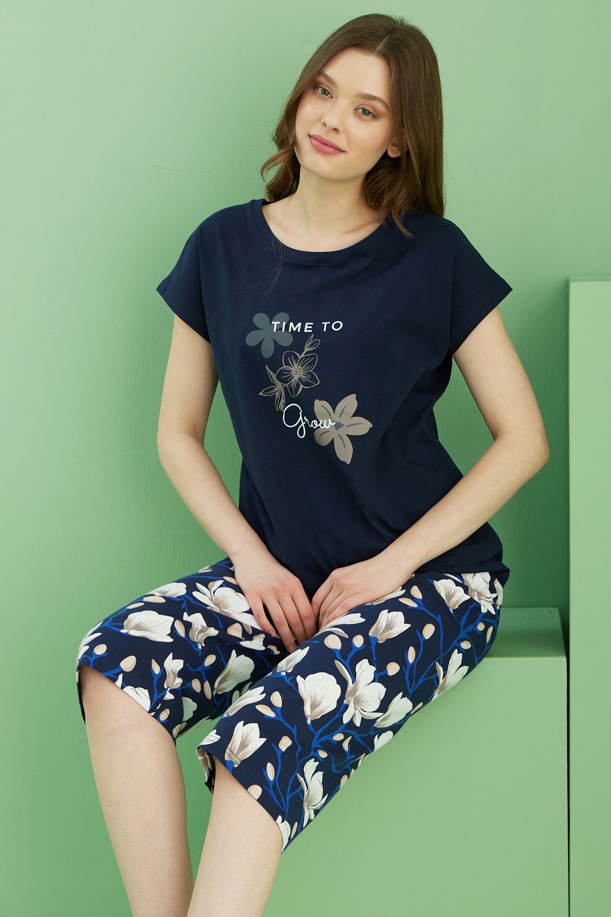 Siyah İnci-Navy Blue Patterned Crew Neck Knitted Cotton Capri Suit 25112249 1