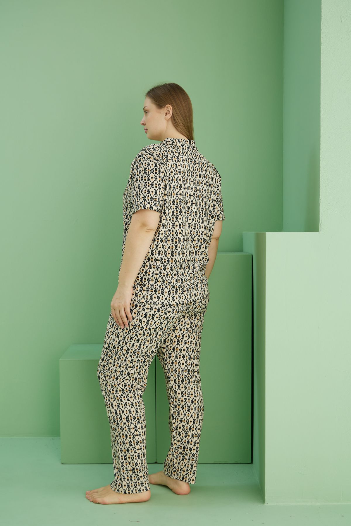 Siyah İnci-Ecru Patterned Bürümcük Krınkıl Fabric Curve Large Size Oversize Buttoned Pajama Set 25118725 3
