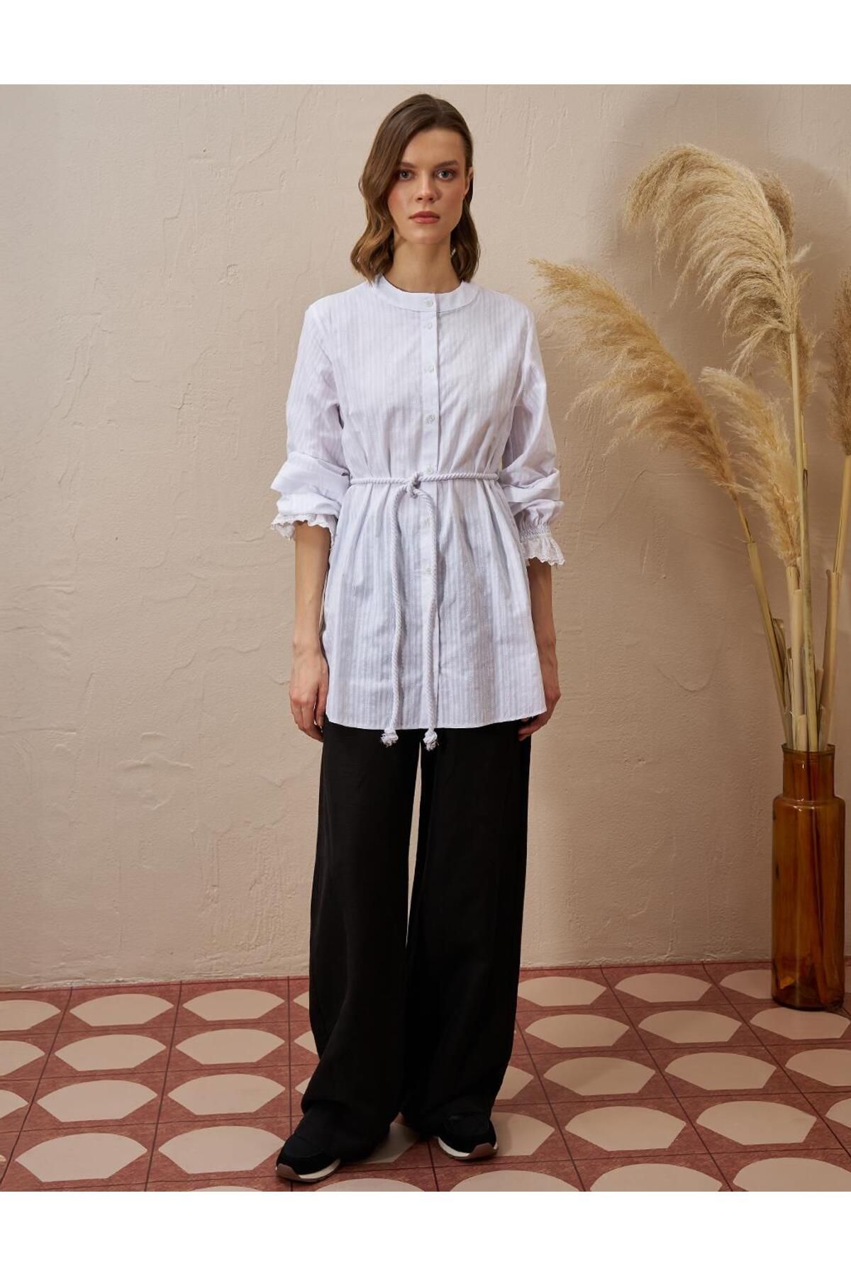 KYR-Optical White Lace at the Wrists Cotton Tunic 4