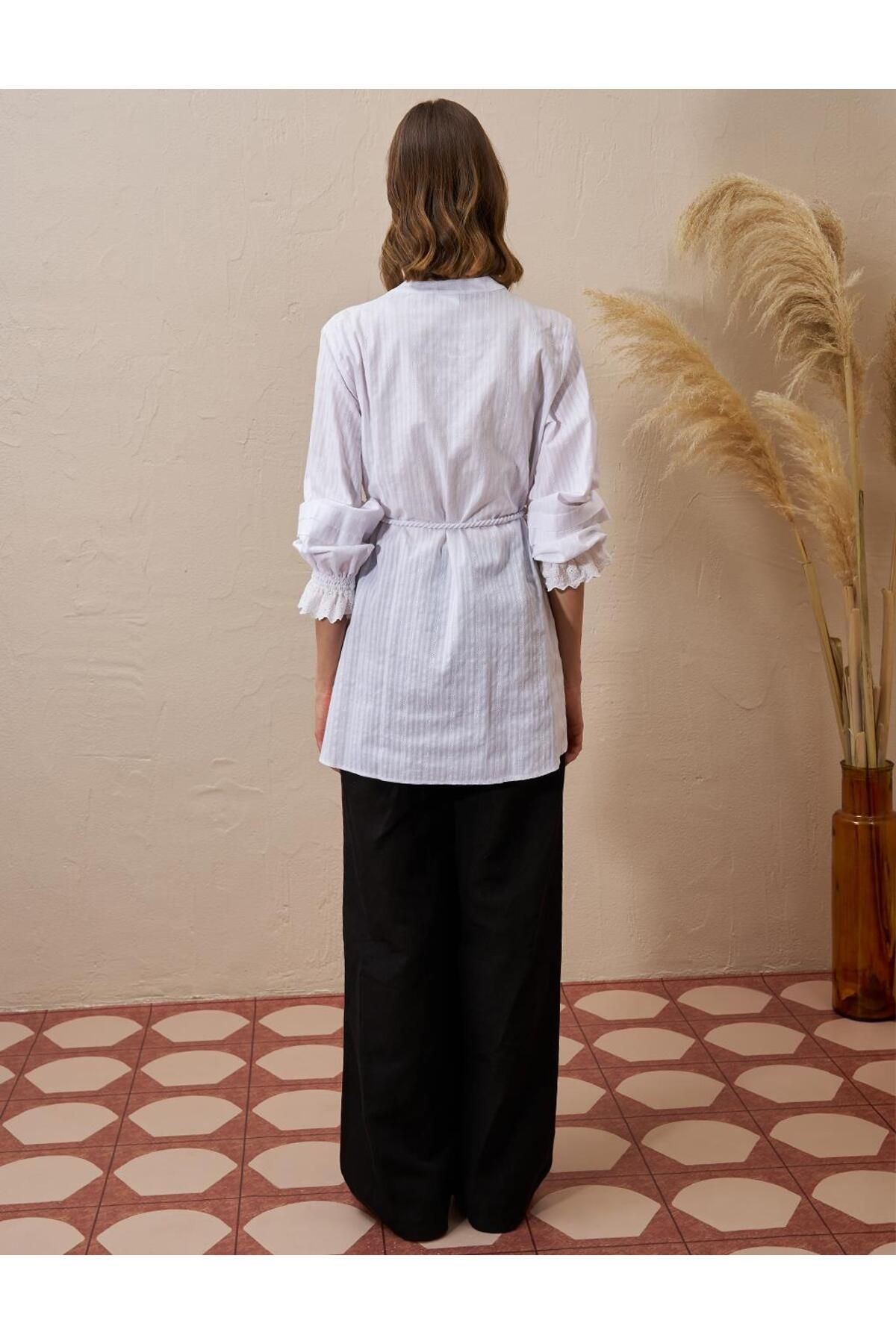 KYR-Optical White Lace at the Wrists Cotton Tunic 6