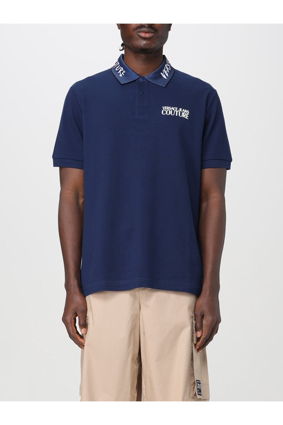 ورساچه تی‌شرت یقه‌دار مردانه آستین کوتاه سرمه‌ای طرح معمولی نخی با جزئیات لوگو روی یقه ۷۸gagt05cj01t