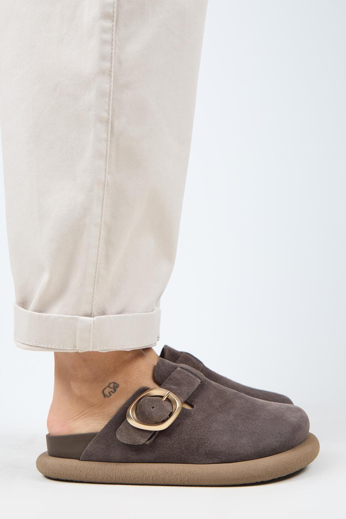 Manijero-(Asymmetry) Women's Genuine Leather Belt Buckle Sabo Light Brown Slippers 6