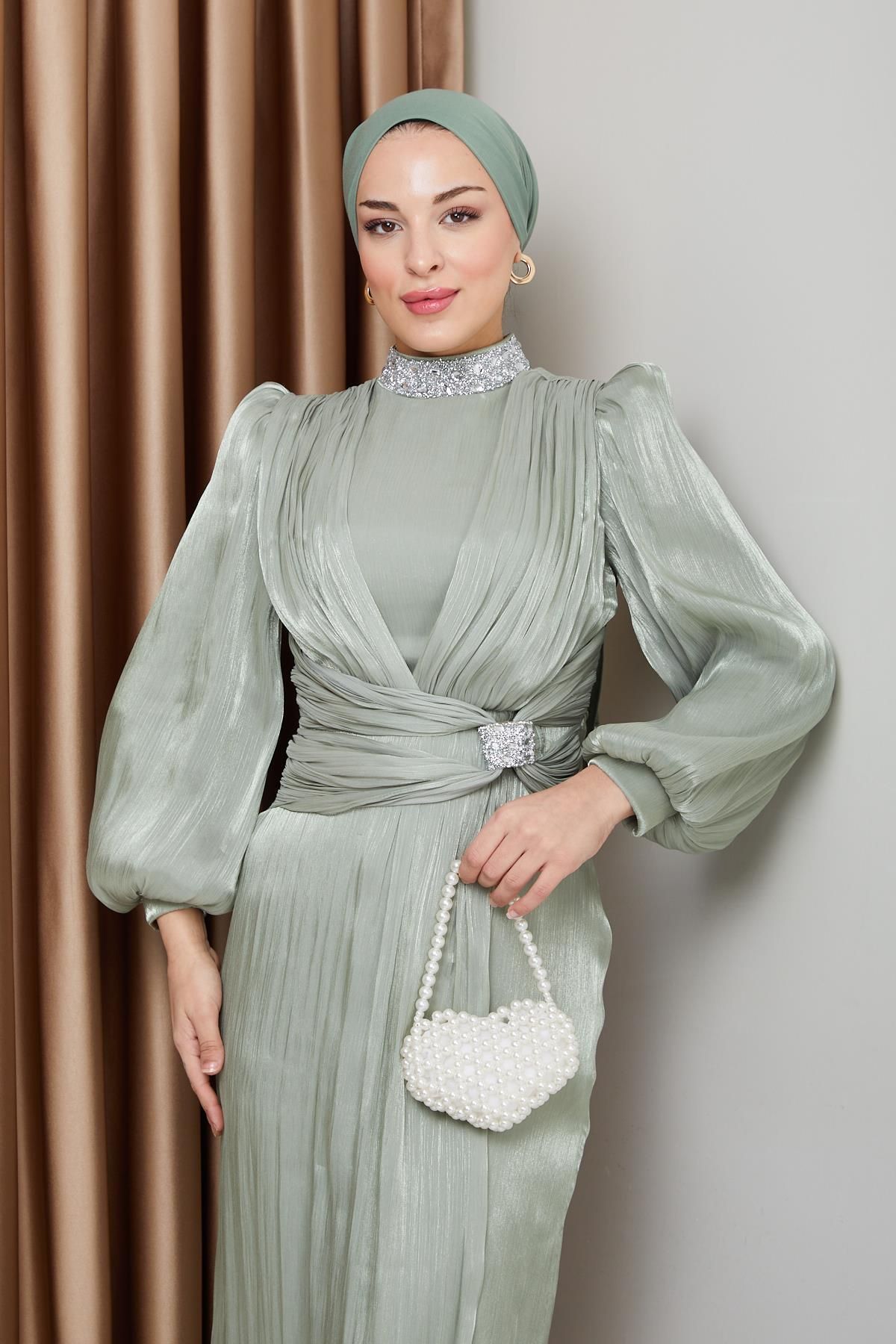 Olcay-Steinbesetztes Hijab-Abendkleid aus Seide – Hellgrün 1236 4