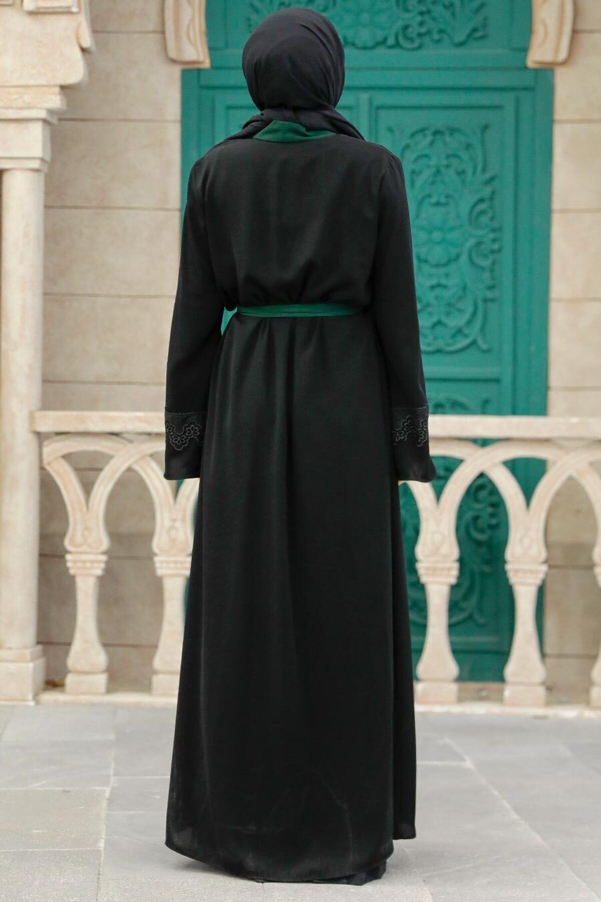 complete the look image