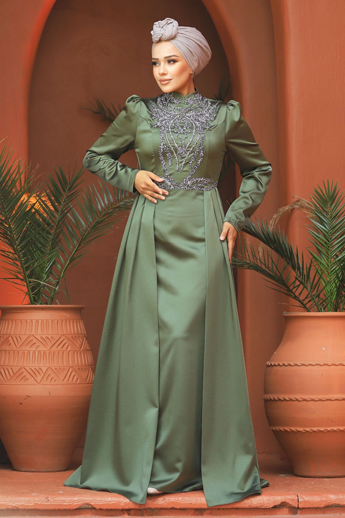 Neva Style-Βραδινό φόρεμα με ουρά Χακί Hijab Satin 25878hk 2