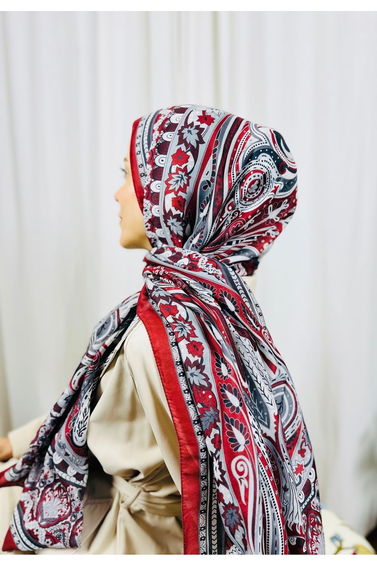 kubbe-Premium Round Retro Pattern Soft Cotton Shawl - Capture a Stylish Style with Its Ethnic Pattern 1