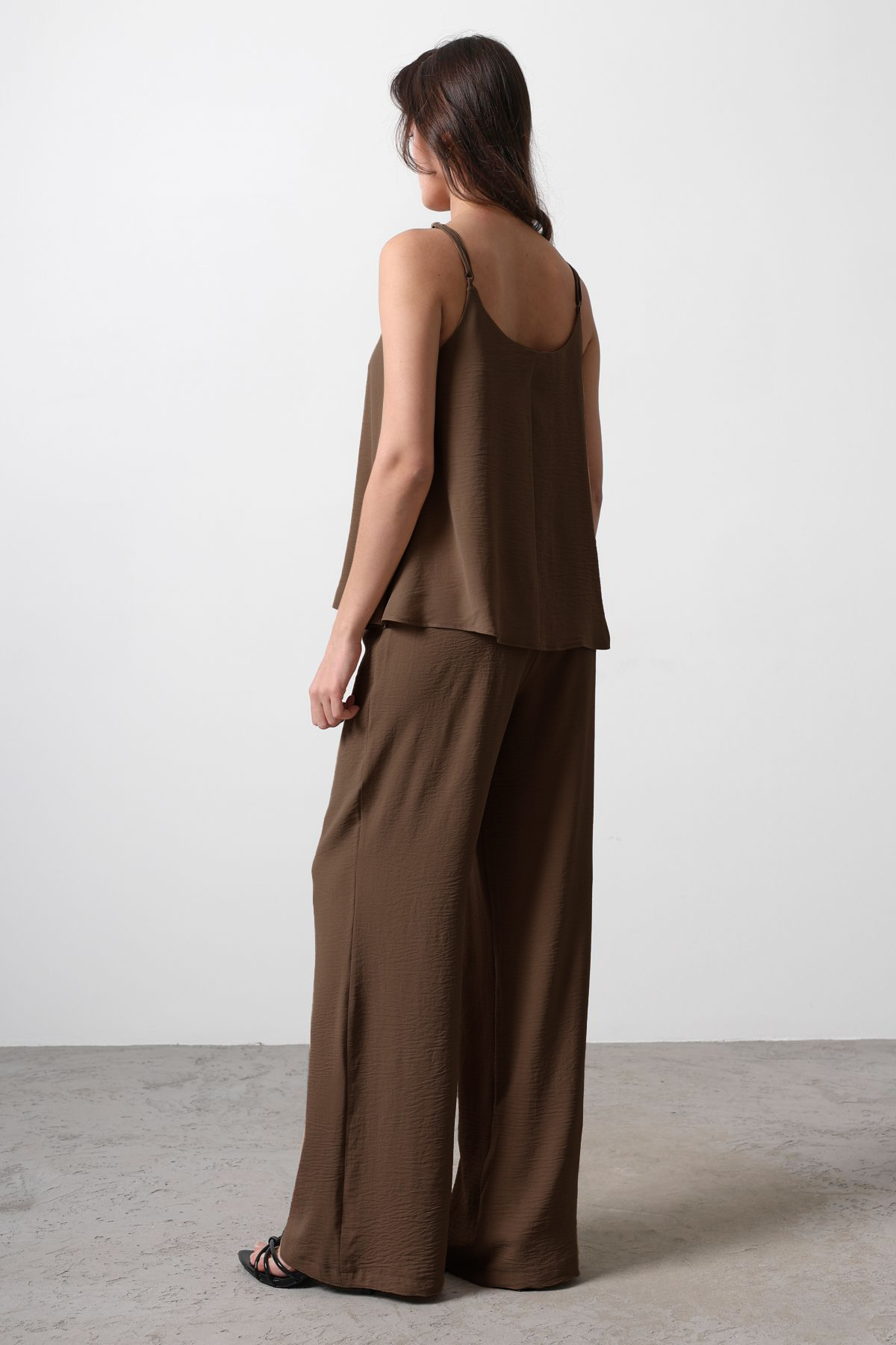 Trendyolmilla  Kahverengi Askılı Dokuma Bluz Dokuma Alt-Üst Takım TWOSS25AU00043 - Görsel 11