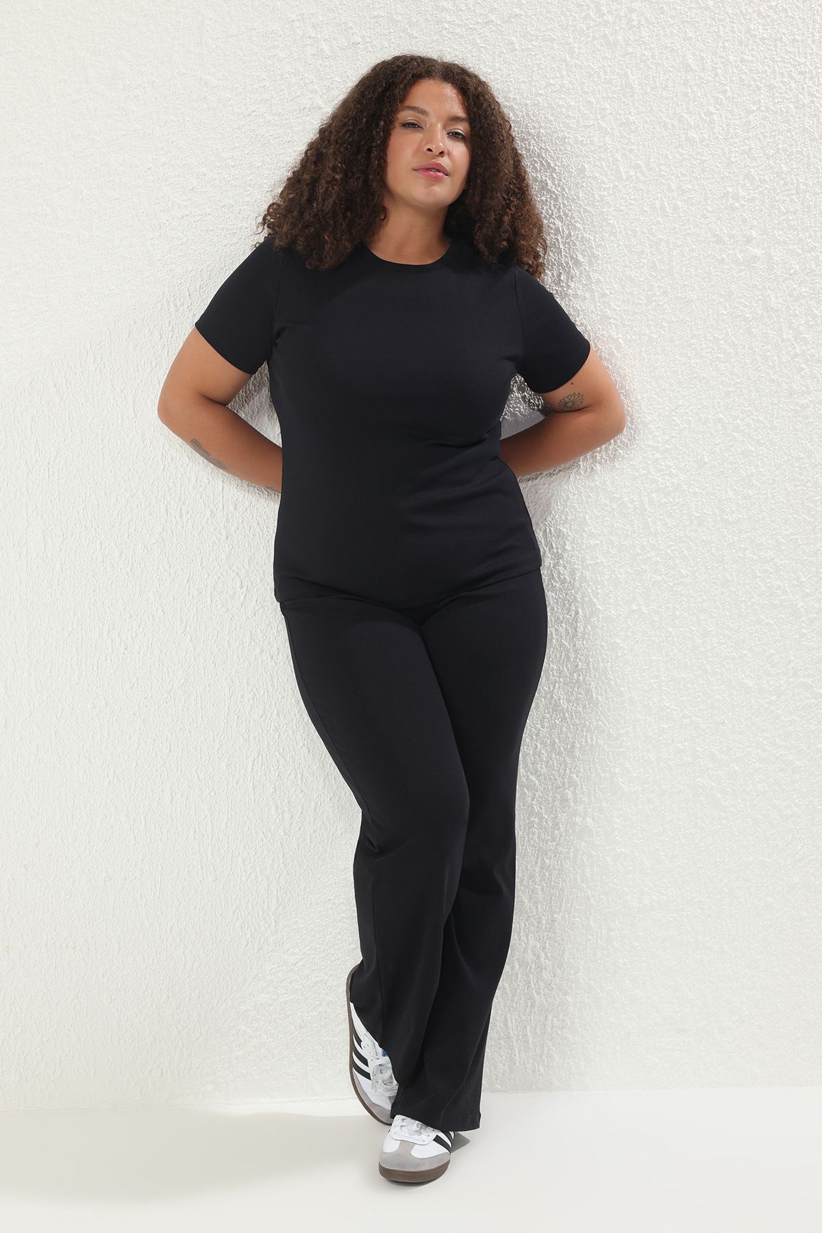 Trendyol Curve-Black Fitted/Slim Fit Ribbed Stretch Knitted Bottom-Top Set Tbbss25Cp00024 1