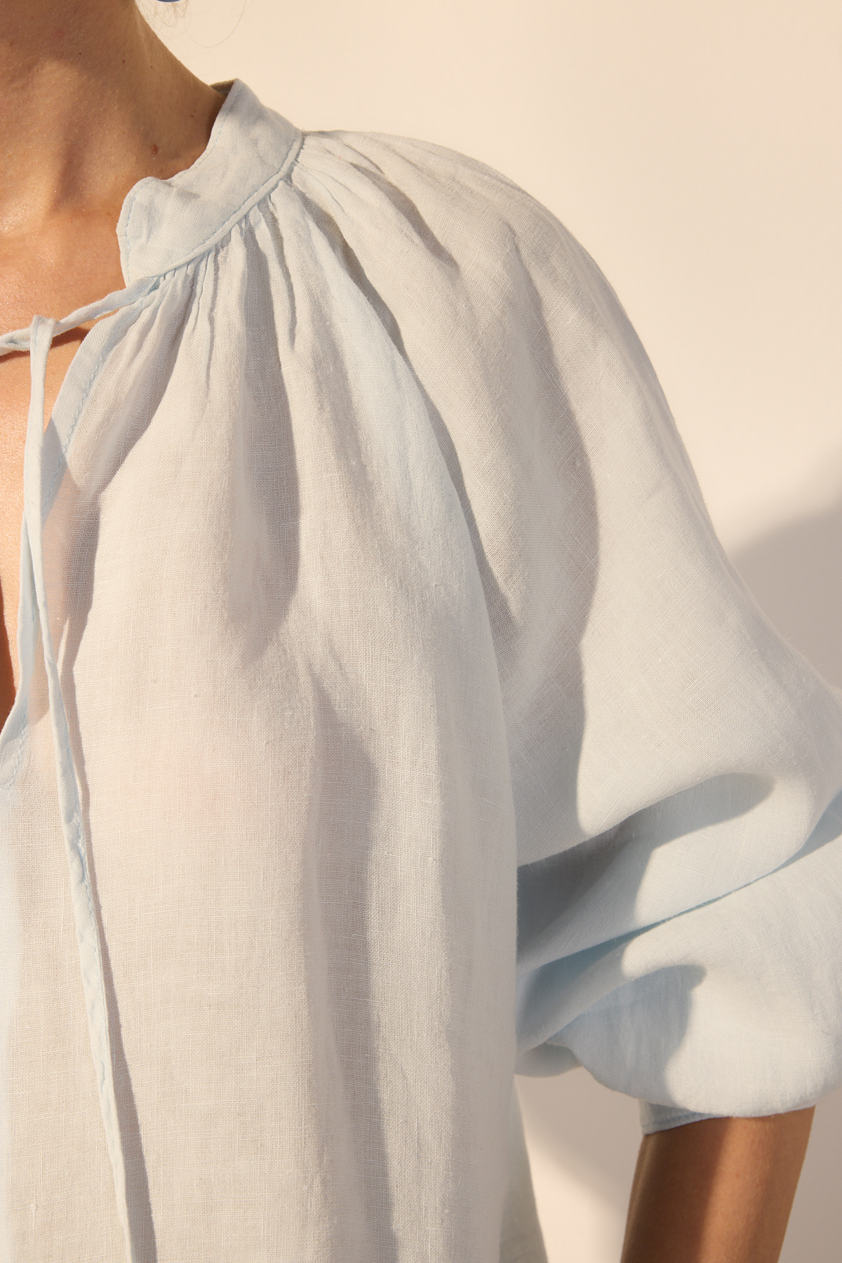 Trendyolmilla  Mavi %100 Keten Hakim Yaka Gömlek TWOSS25GO00134 - Görsel 3