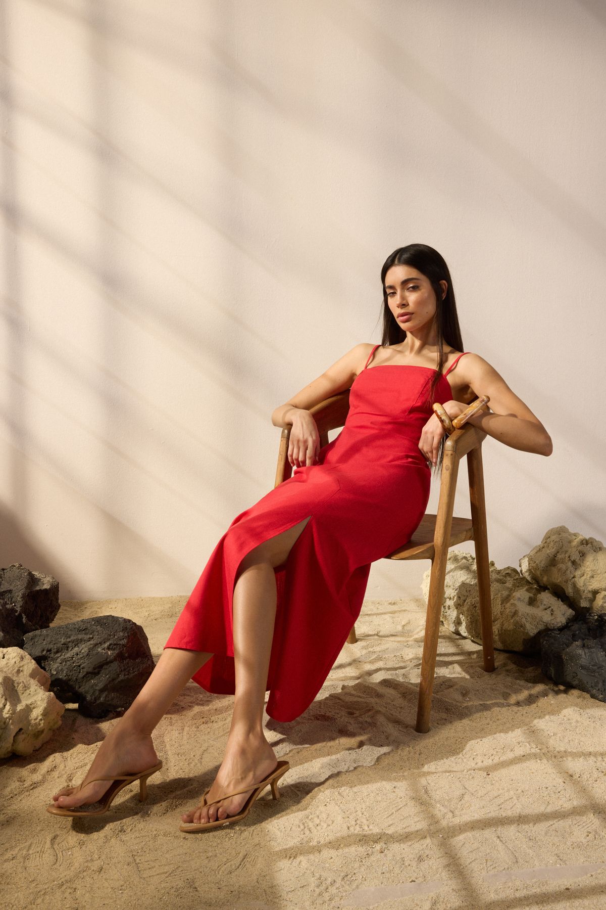 Trendyol Collection Czerwona sukienka maxi z mieszanki lnu o kroju litery A z tkaniny TWOSS25EL00644