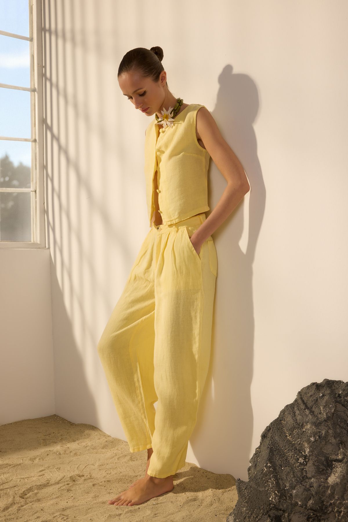 Trendyol Collection-Брюки з високою талією жовті 100 льон з бочками TWOSS24JE00243 2