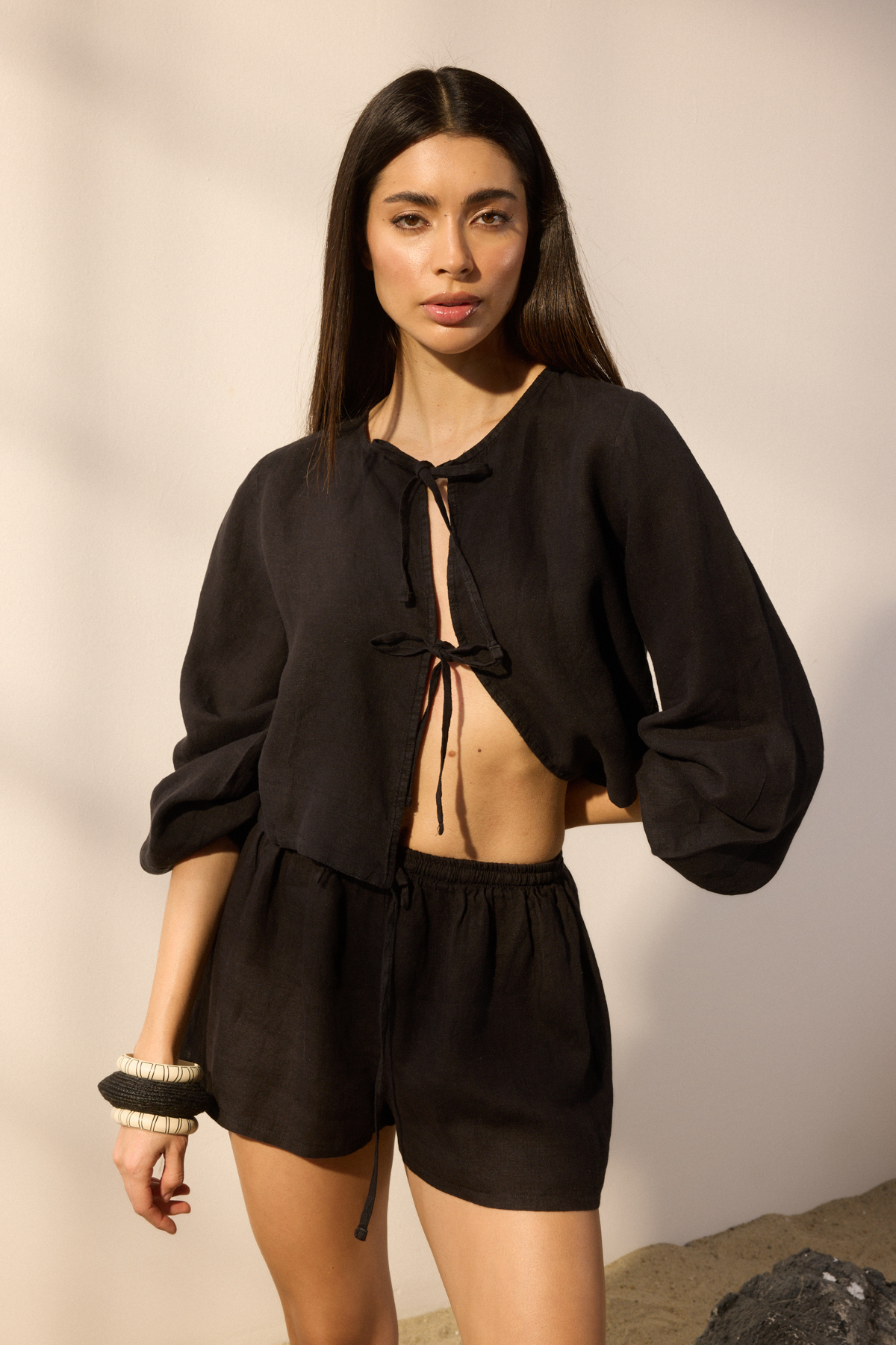 Trendyolmilla  Siyah Premium Dokuma %100 Keten Plaj Mini Yüksek Bel Şort & Bermuda TBESS25SR00013