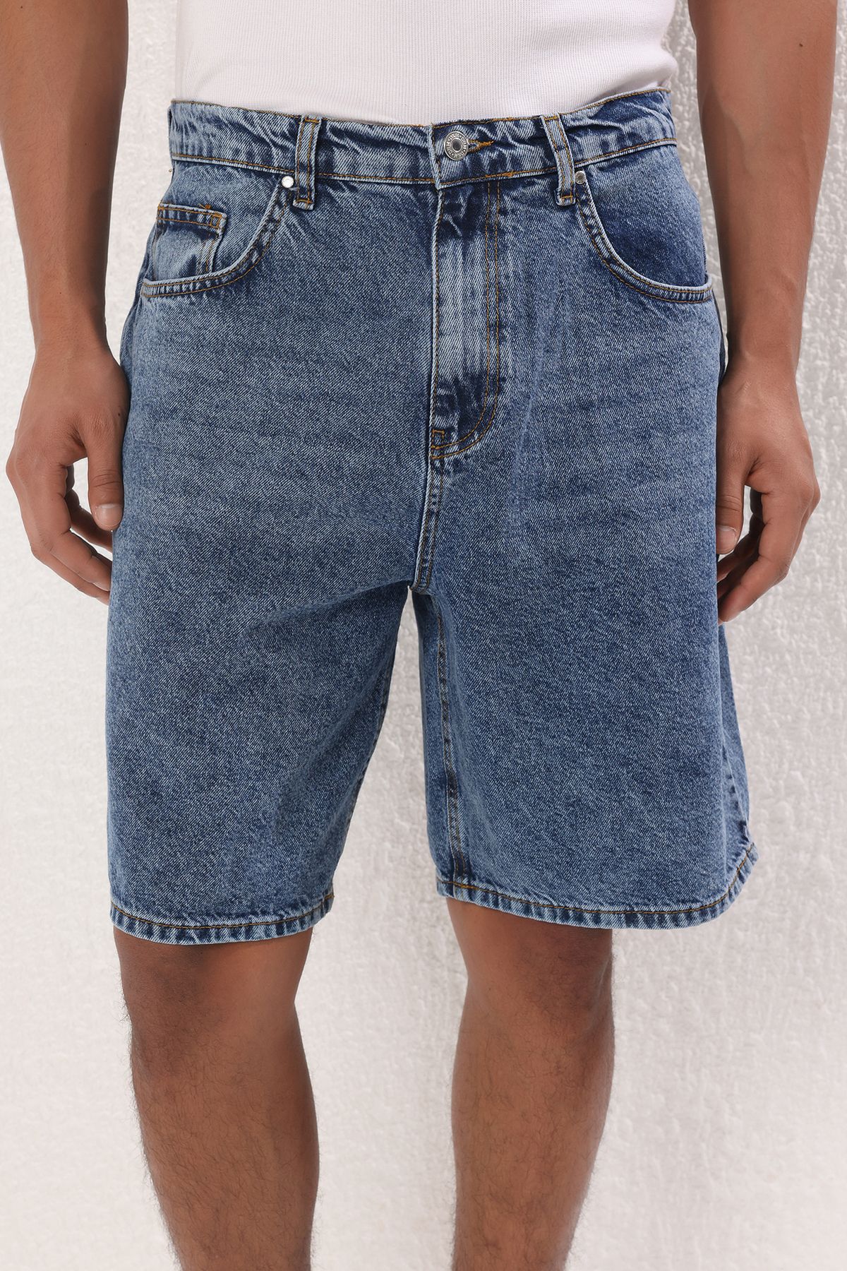 Trendyol Collection-Modré Baggy Fit More Sustinable džínové šortky TMNSS25SR00054 3