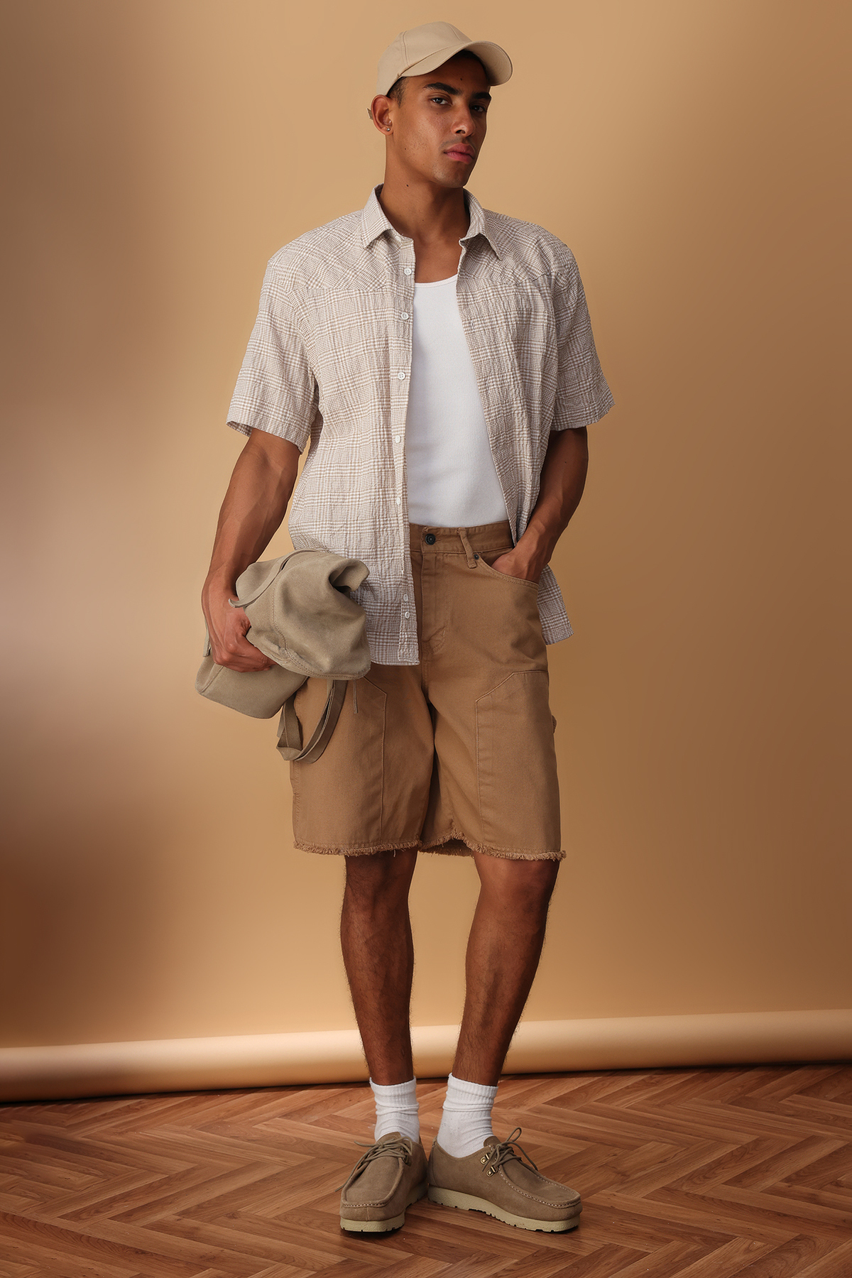 Trendyolmilla Man Bej Oversize Kareli Kırışık efektli Gömlek TMNSS25GO00047