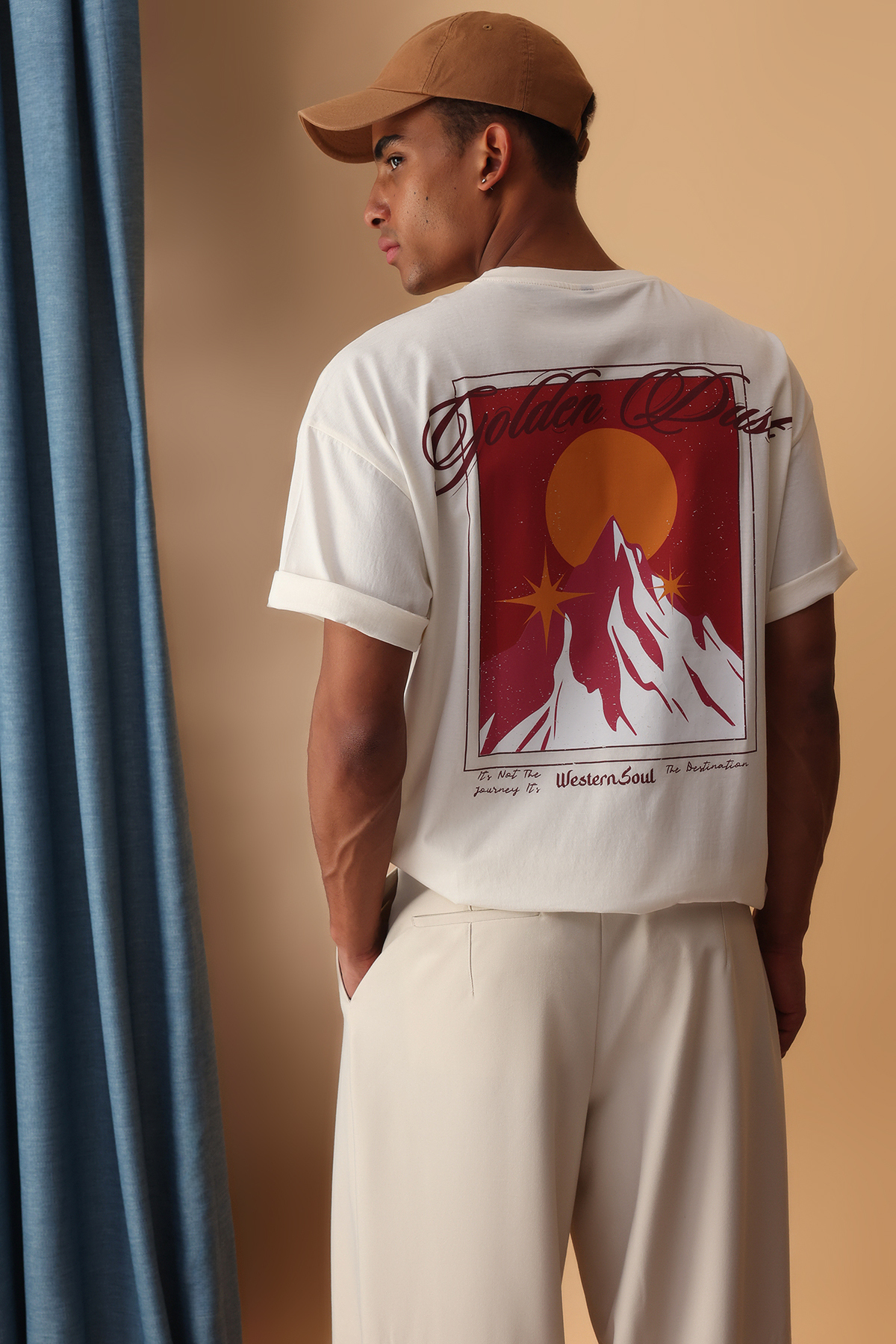 Trendyolmilla  Ekru Oversize/Geniş Kesim Dağ Sırt Baskılı %100 Pamuk T-Shirt TMNSS25TS00191 - Görsel 2