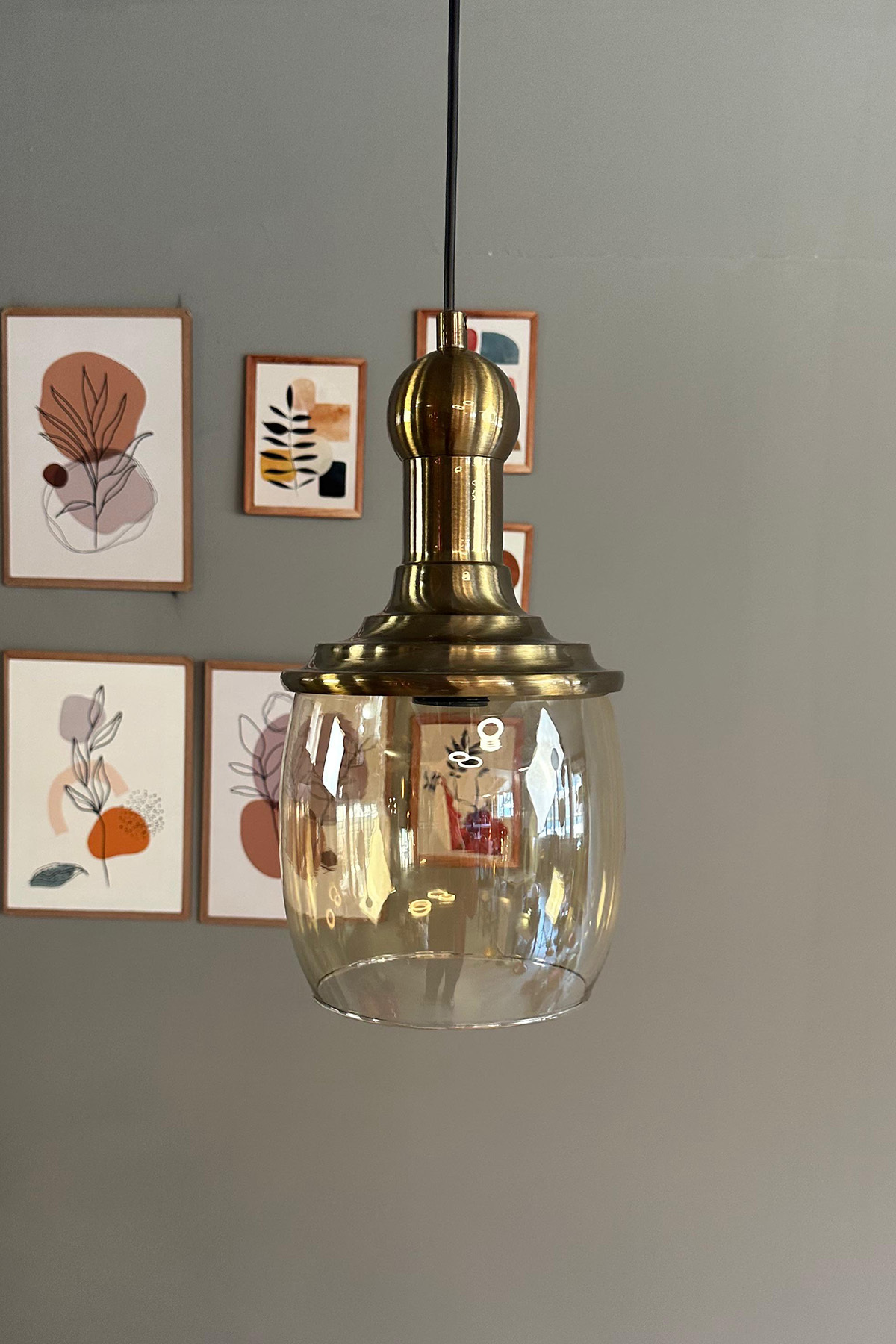Pearl Glass Honey Color Single Chandelier Long Aged Hammer Head Retro Pendant Lamp Living Room Lighting