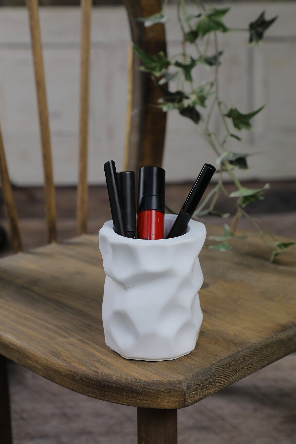 AHZENSTONE Irregular Look Brush Pen Holder Box