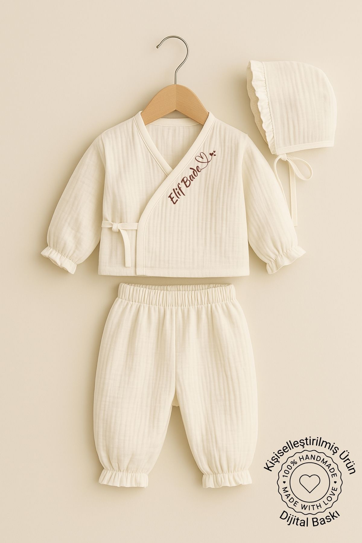 Minytrendy İsimli Yenidoğan Kız Bebek Organik Müslin Şapkalı Kruvaze Takım Hastane Çıkışı Tulum Hediyelik fotoğrafı 2 (önizleme)