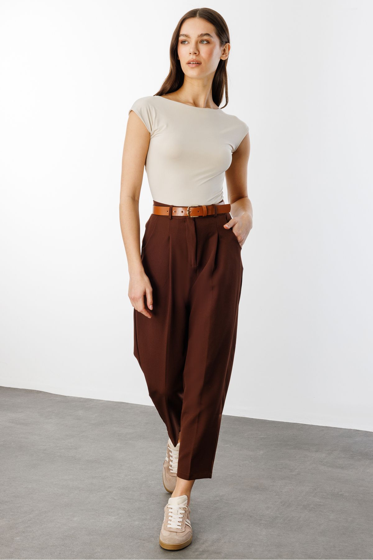 GENIUS STORE-Pantaloni de damă cu picior îngust plisat cu centură din țesătură sezonieră CU CUREA-PANTALONI 3