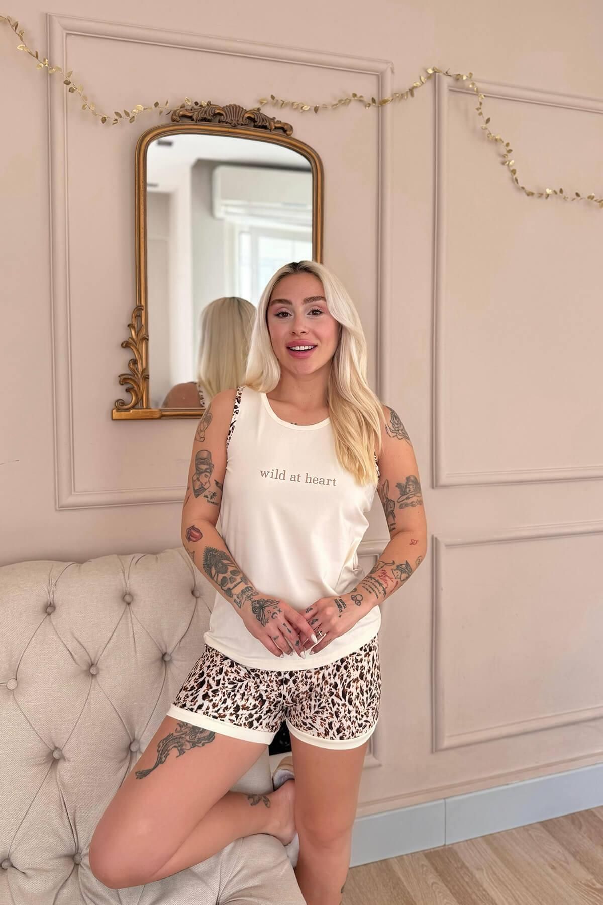 Pijamaevi-Set de pijamale tricotate pentru femei cu model Wild at Heart crem cu pantaloni scurți cu mâneci zero 2