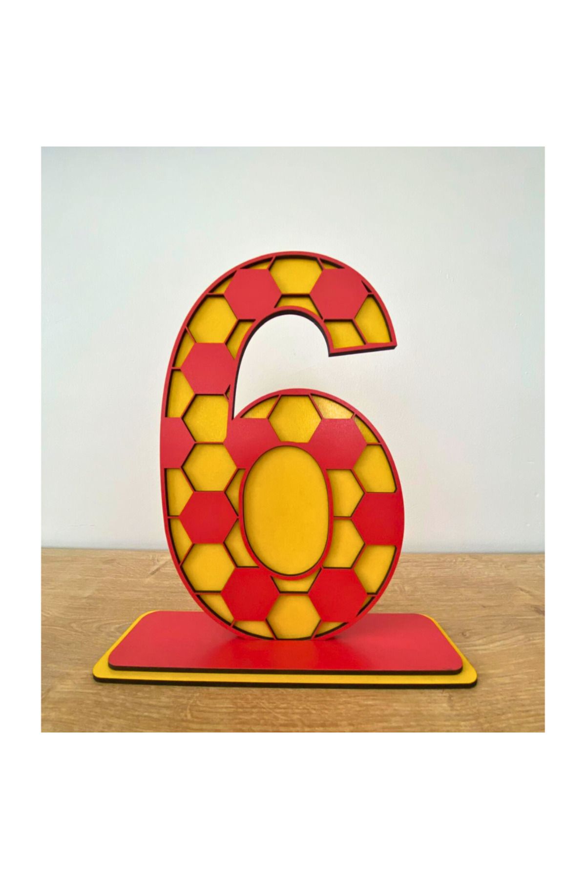 WoodenZoo 6 Yaş Doğum Günü Masa Dekoru-2 ( Gs Temalı Sarı-kırmızı)
