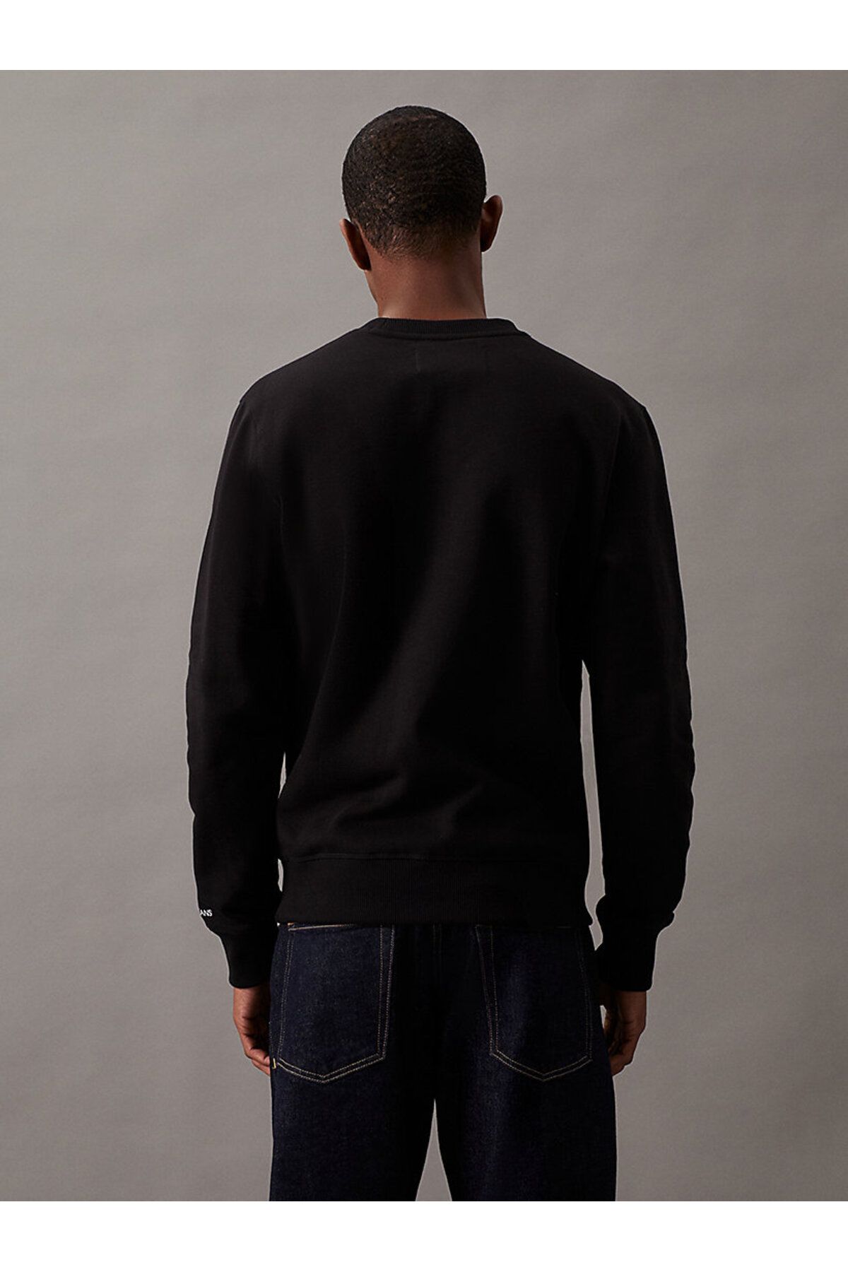 Calvin Klein-Pánské logo značky Detailní cyklistický límec Regular Fit černý svetr J30J314536-BAE 2