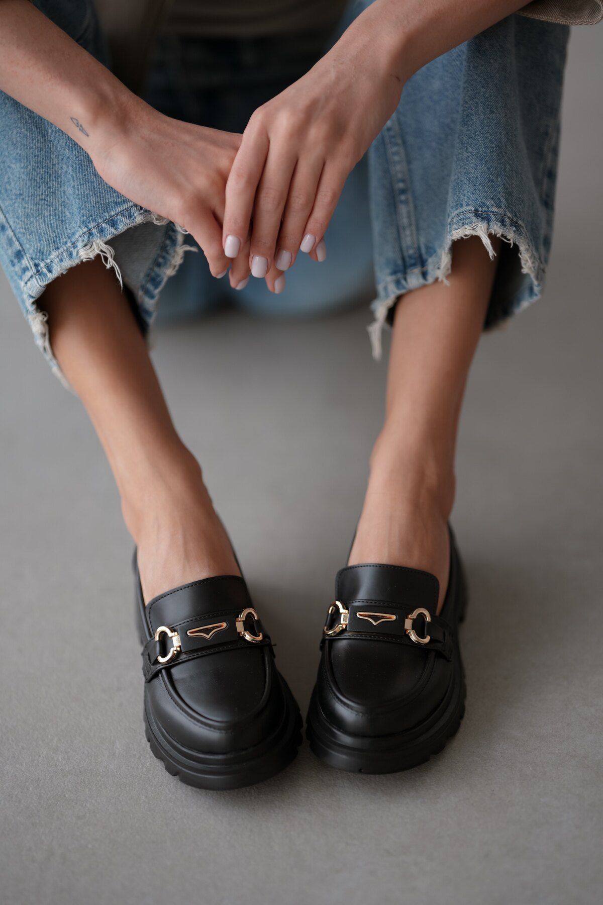 selinshoes-Mocasini de dama cu detaliu curea Durry si accesorii aurii - NEGRU 3