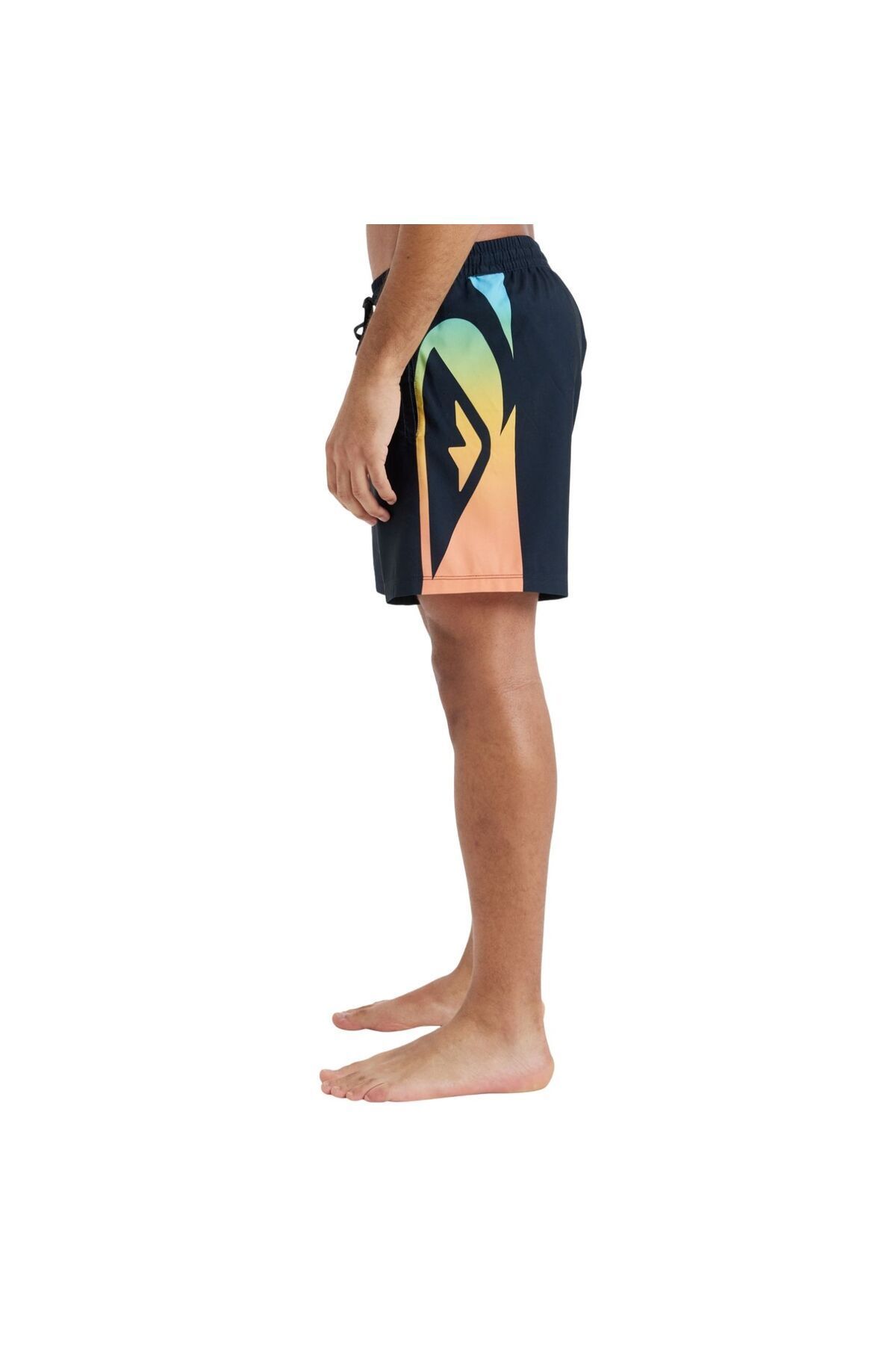 هر روز هلمز والی 16 Quiksilver
