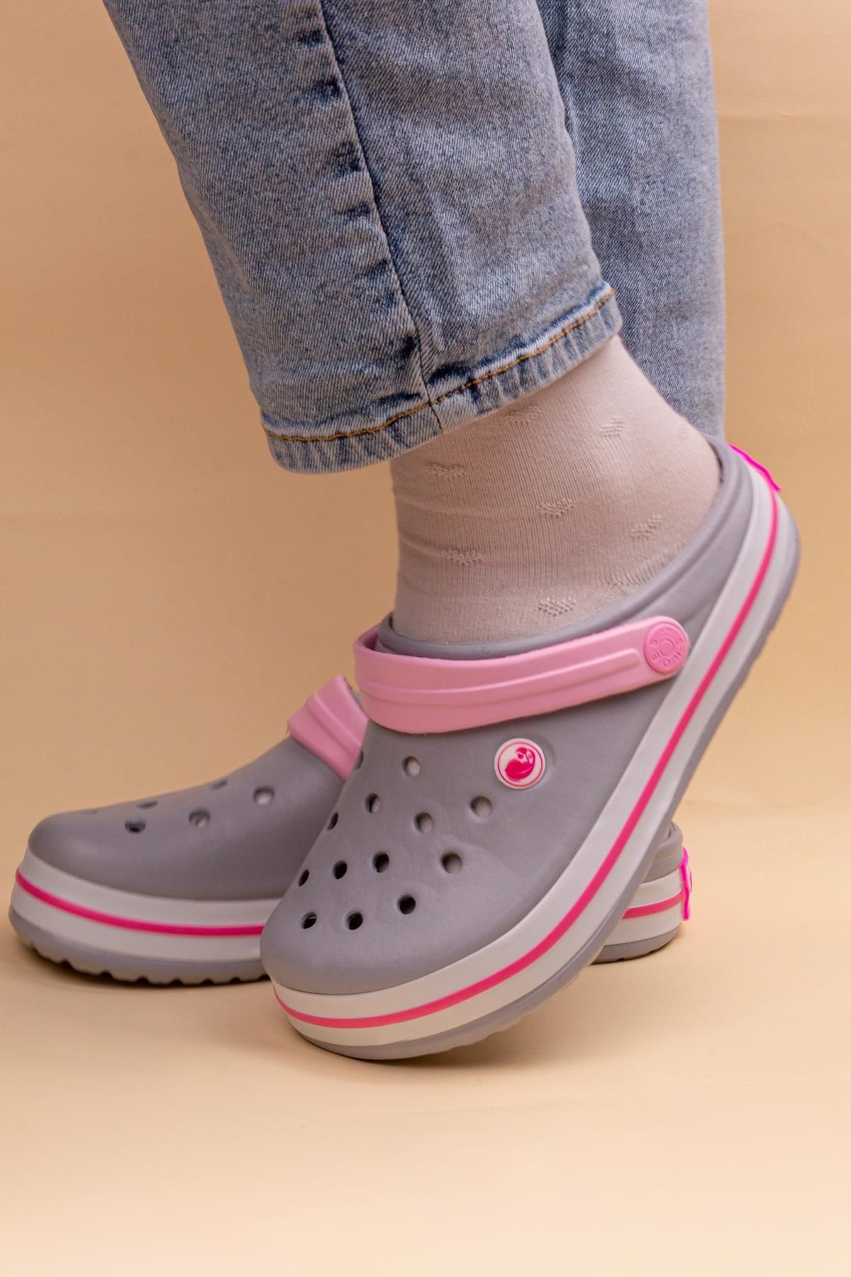 The Red Kids-Statistical Maximal Fit Across 36-40 - Slipper Ice Space Stay Ready to Pick up Timed Different Registrations 3