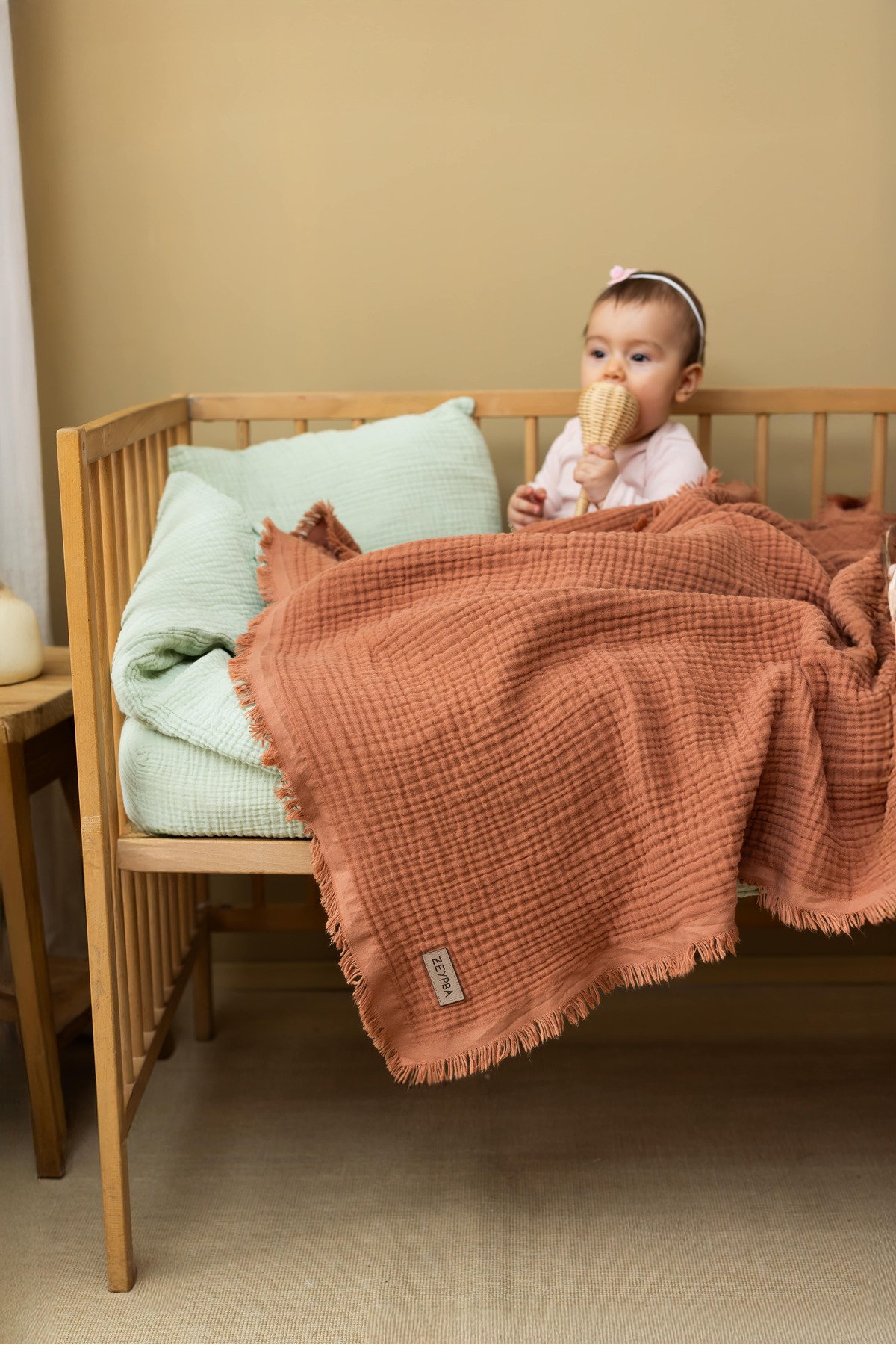 ZEYPBA % 100 Pamuk 4 Katlı Müslin Örtü Mocha Mousse 110x110 cm (Bebek & Çocuk İçin) Püsküllü fotoğrafı 4 (önizleme)