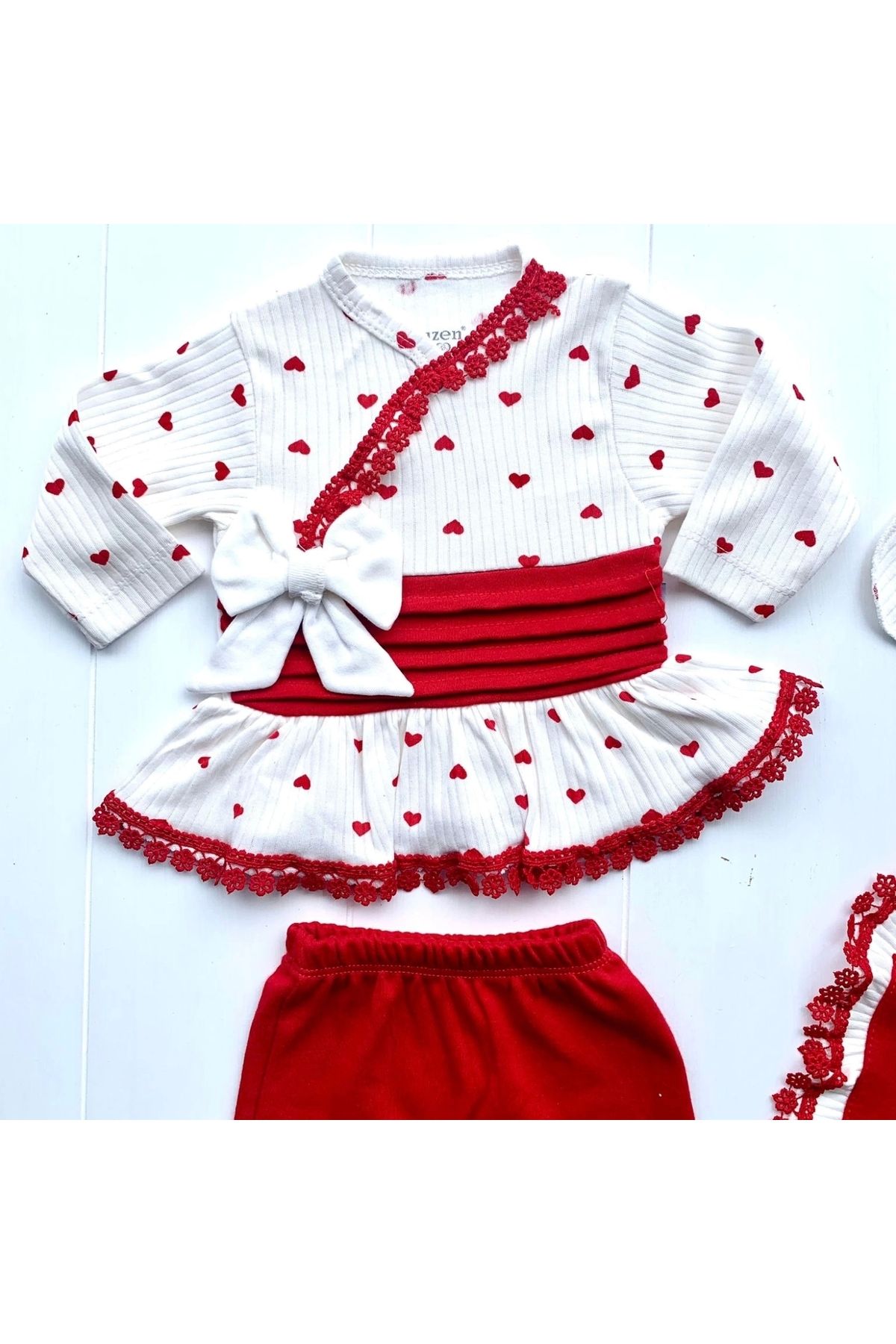 BYB MODA TASARIM Kalp Desenli Dantel işlemeli Hastane Çıkışı Bebek Takımı
