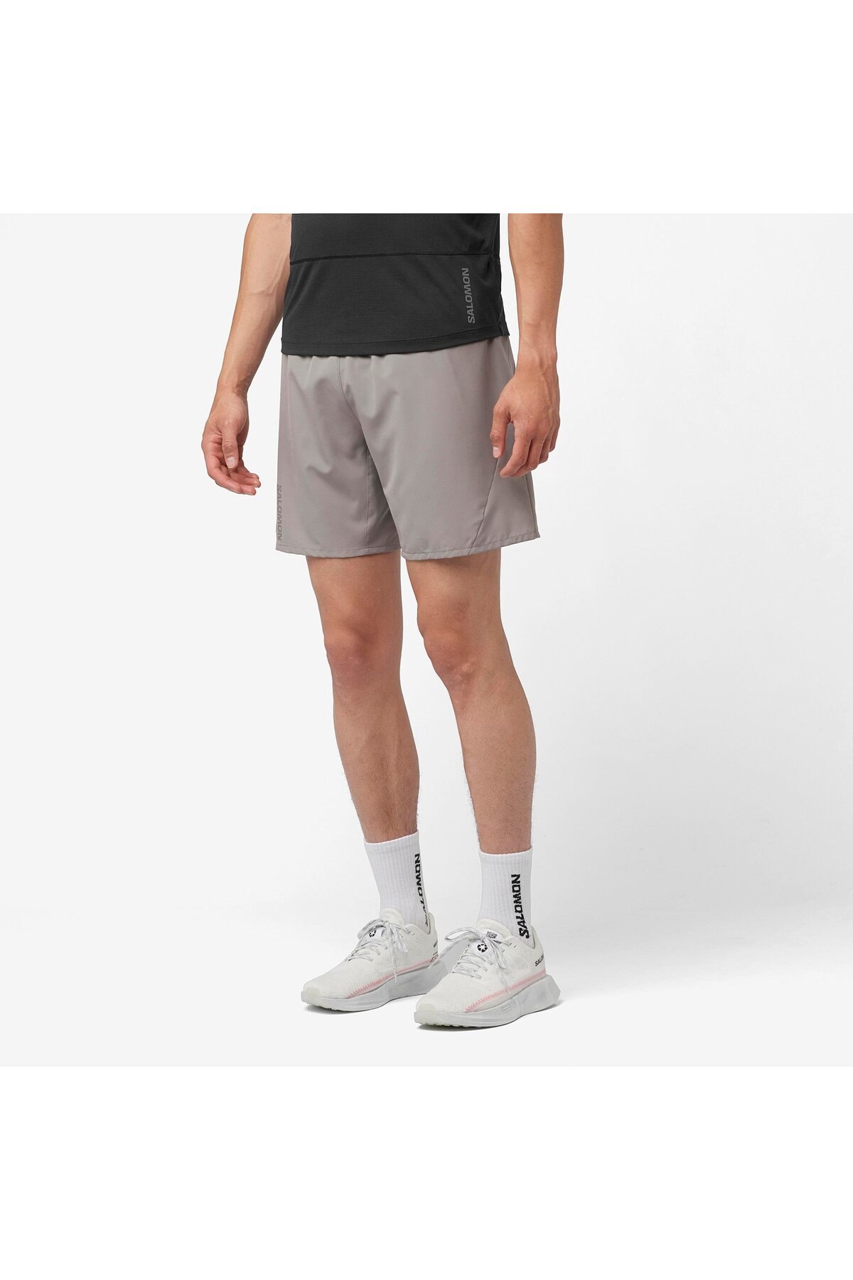 سالومون شورت ورزشی مردانه CROSS مدل 7'' رنگ خاکستری یخی LC2197800