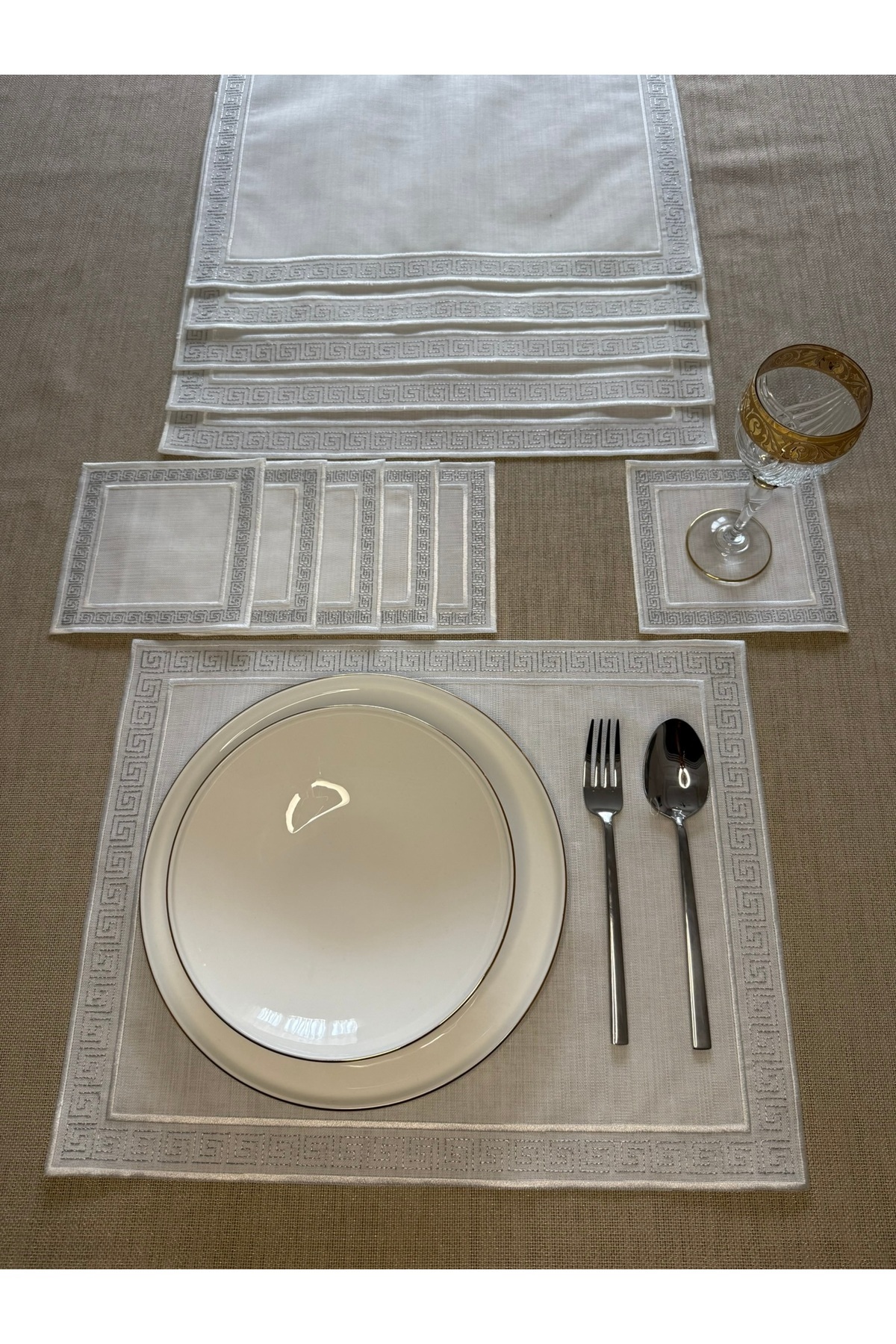 Smiling Home-12-Piece Silver Color Set: 6 Caravan Model Servings and 6 Napkins 1