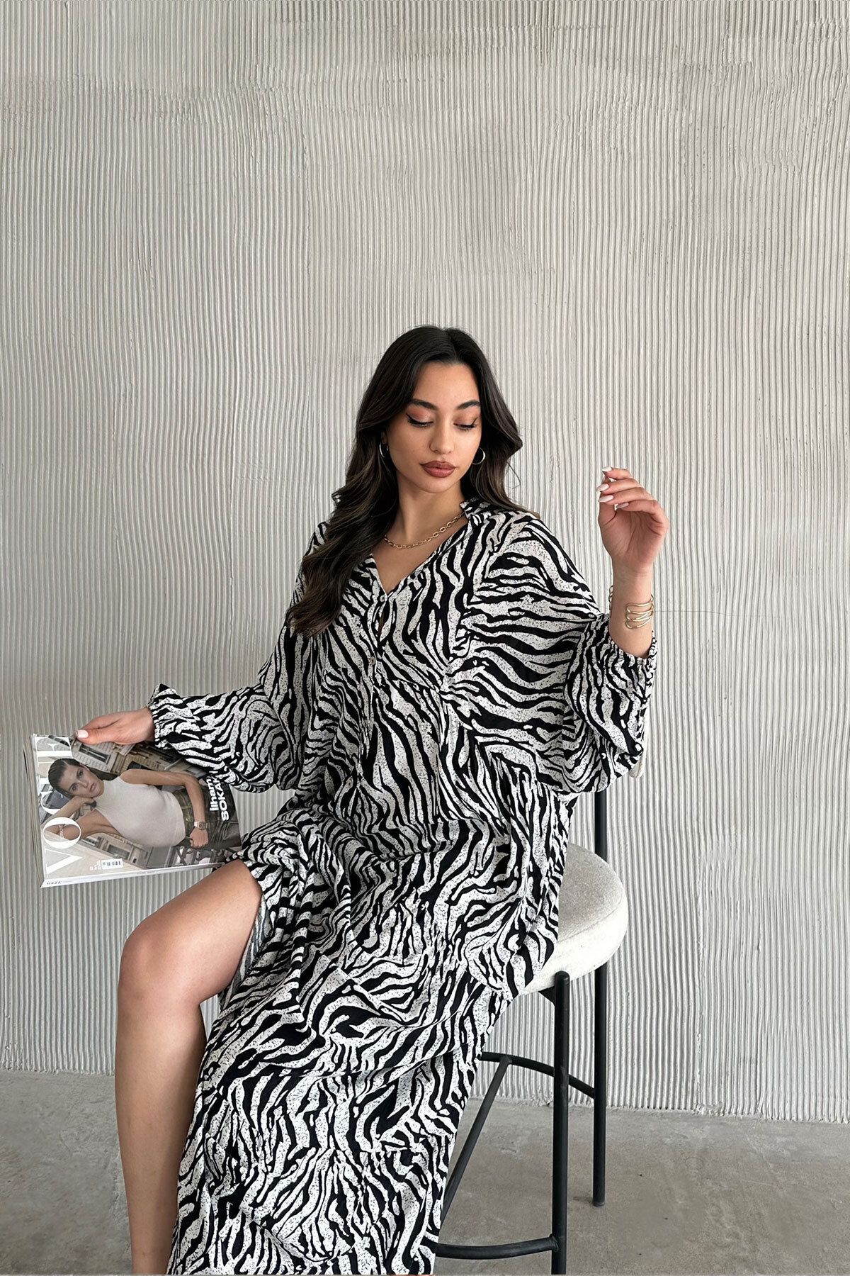 ZİYNETMODA %100 Viskon Bohem Alaçatı Elbise Düğmeli Siyah Beyaz Viskon Elbise Tesettüre Uygun Elbise