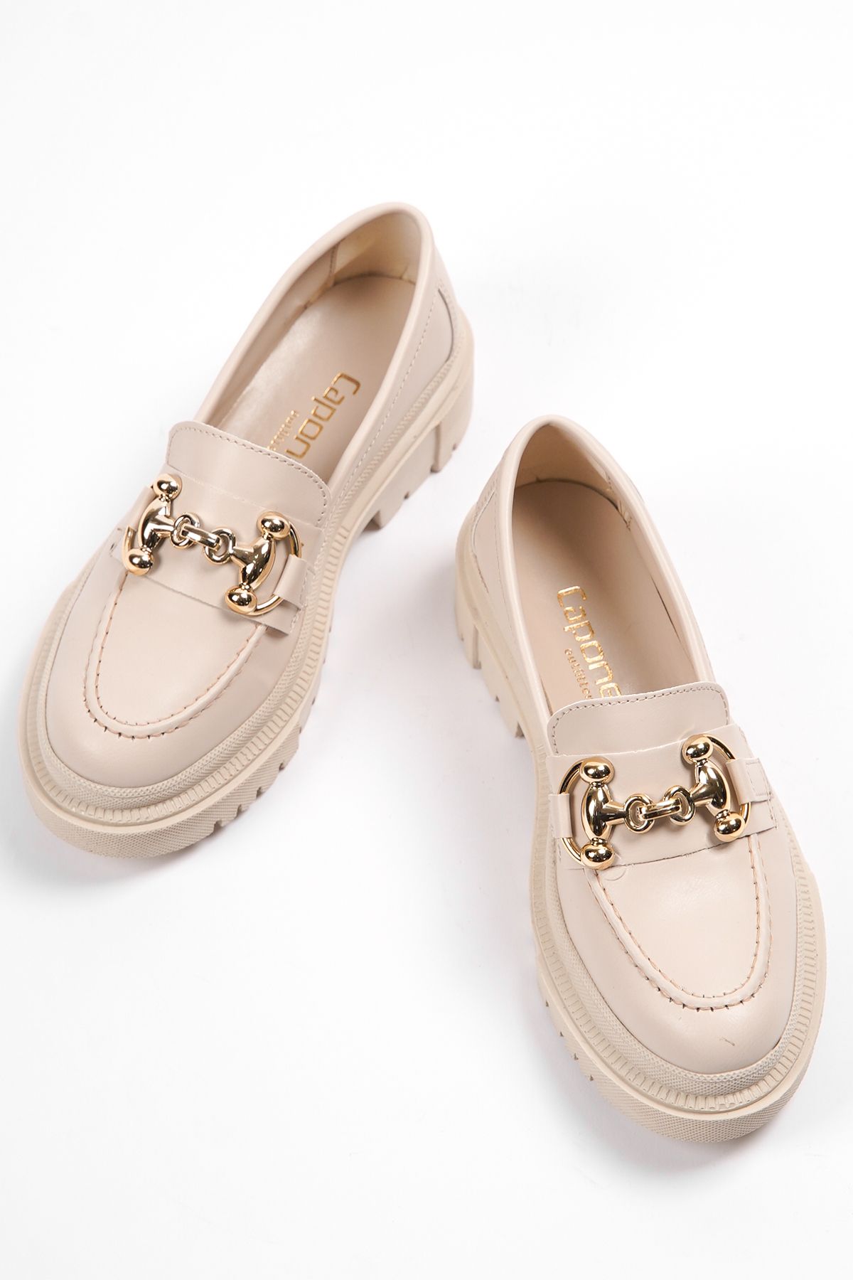Capone Outfitters-Damen-Loafer in Ecru-Beige mit ovaler Zehenpartie, Metallschnalle und Trak-Sohle 6