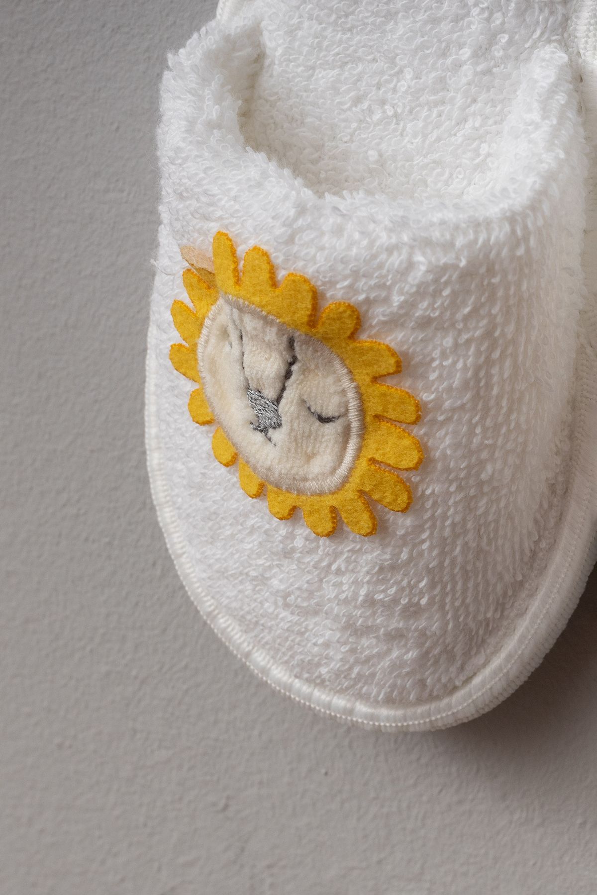 Bebitof-100% Cotton Bathrobe Set with Cute Lion Figure (0-2 Years) 2