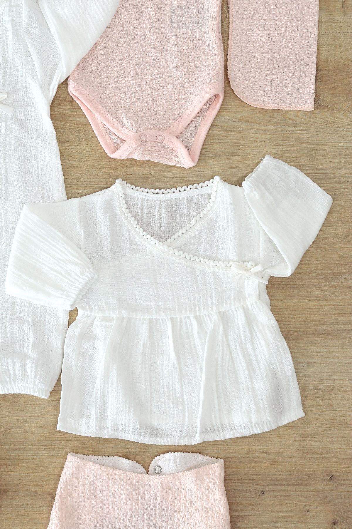 Sitilin-Pink Baby Girl Newborn Pink 10 Piece Luxury Hospital Release Bodysuit Set Stl6995 5