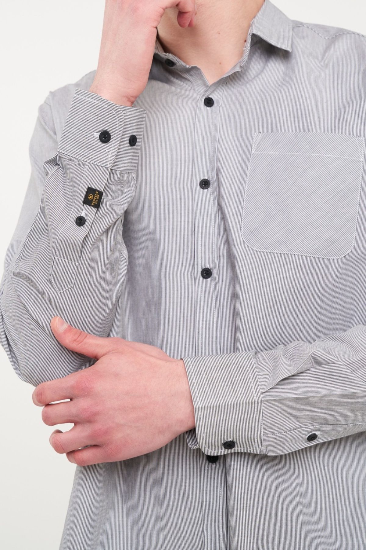 Kenvelo-Men's shirt with striped pattern and pocket 2