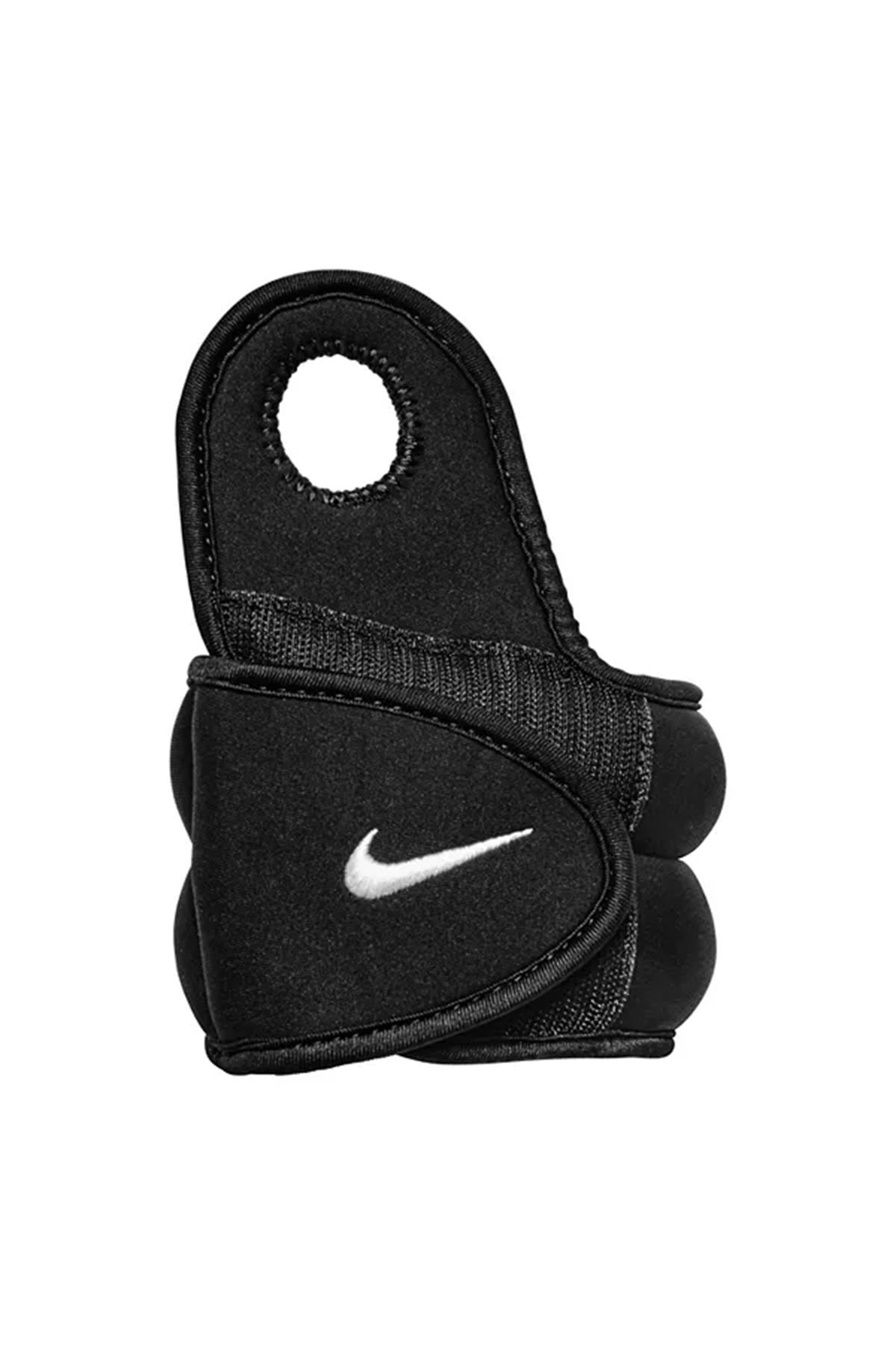 وزن مچ 2.5 LB/1.1 کیلوگرم هر کدام Nike