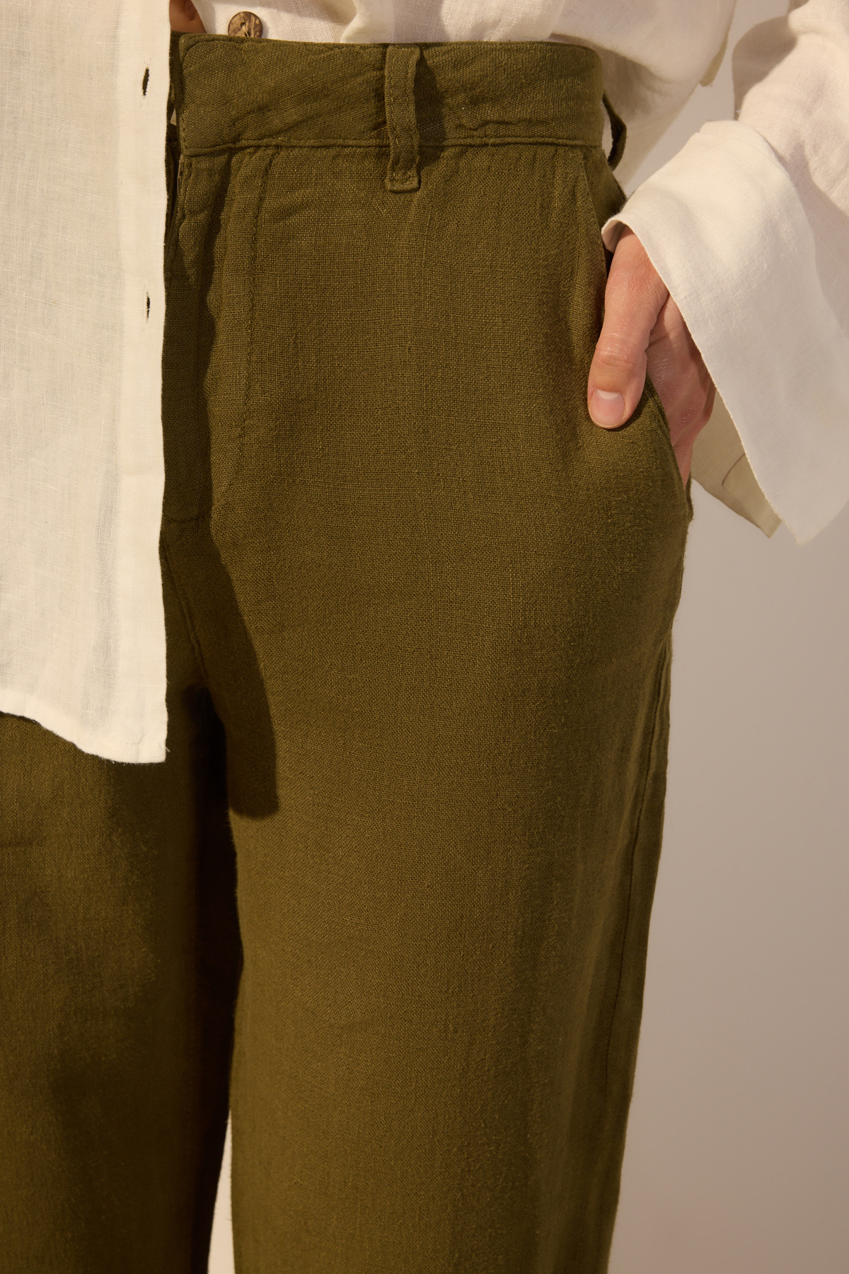 Trendyol Collection-Khakifarbene Leinenhose mit weitem Bein und hoher Taille – TWOSS24JE00246 3