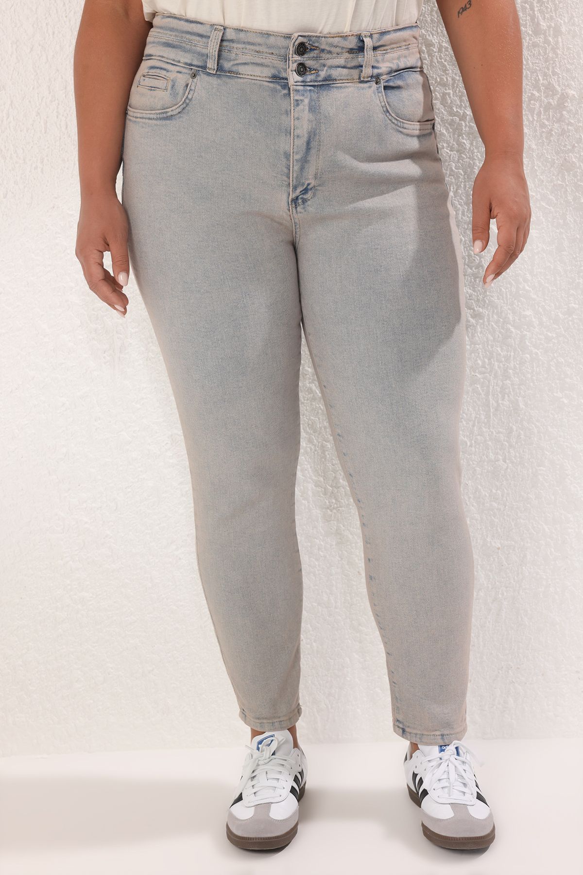Trendyol Curve-Blue High Waist Stretchy Skinny Plus Size Jeans Tbbaw25Cj00024 3