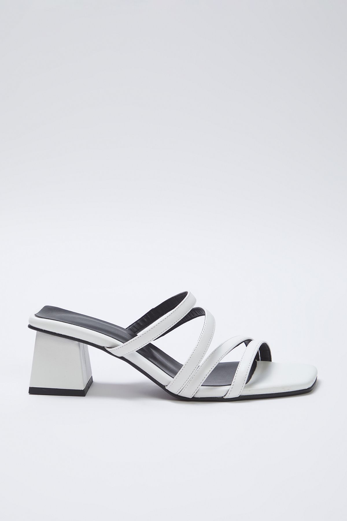 TRENDYOL SHOES-Білі тонкі стрічкові жіночі капці з квадратним носком на підборах TAKSS25TO00065 6