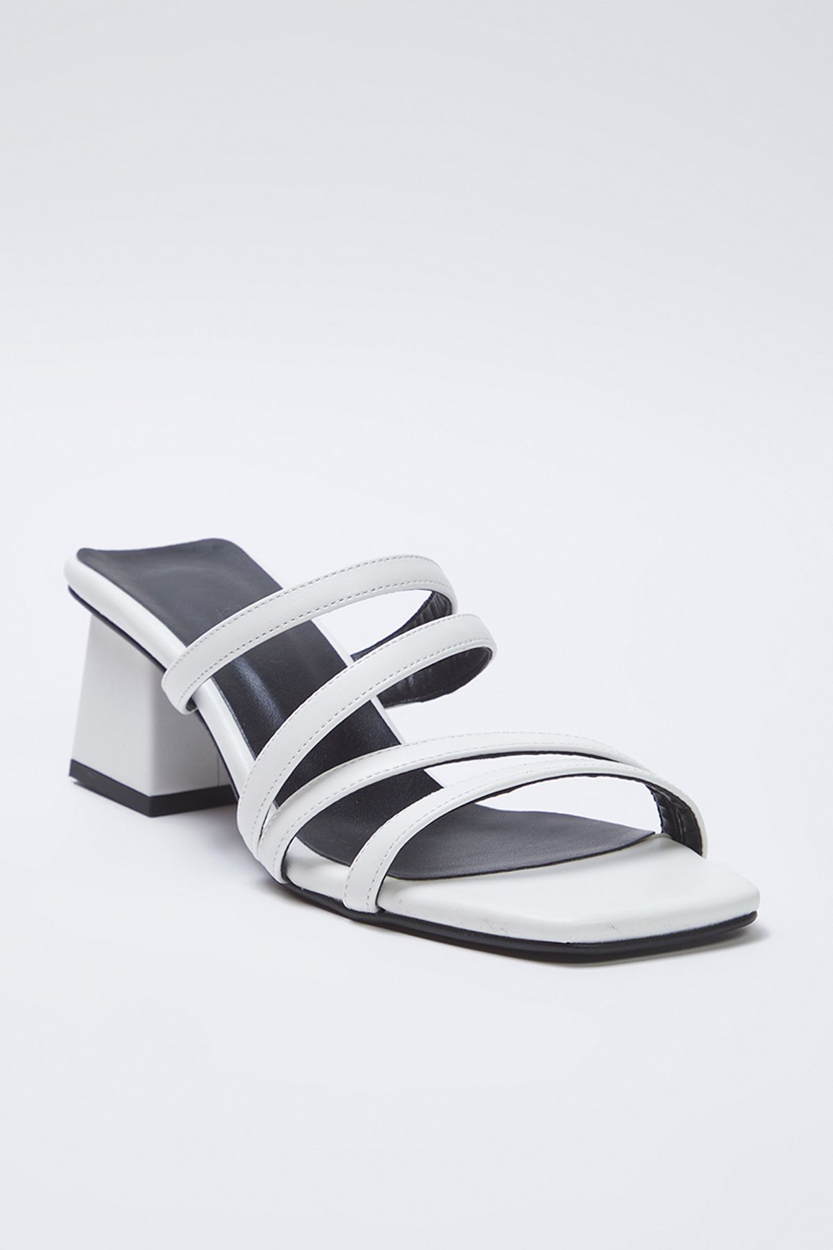 TRENDYOL SHOES-Білі тонкі стрічкові жіночі капці з квадратним носком на підборах TAKSS25TO00065 5